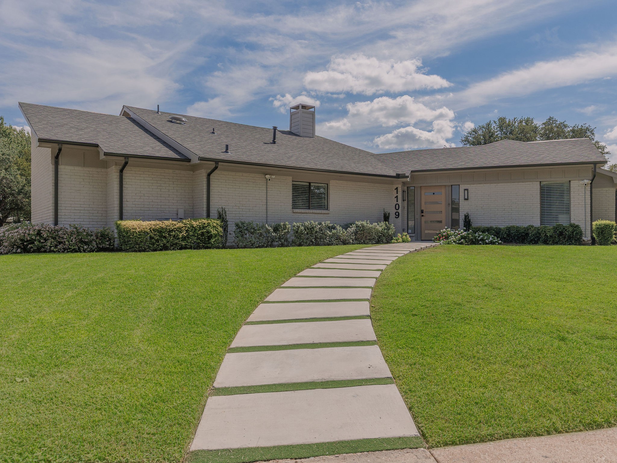 1109 Mill Springs