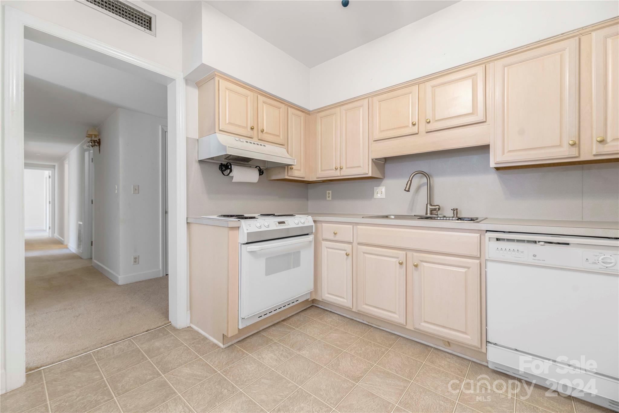 4527 Gaynor Road Unit: 201