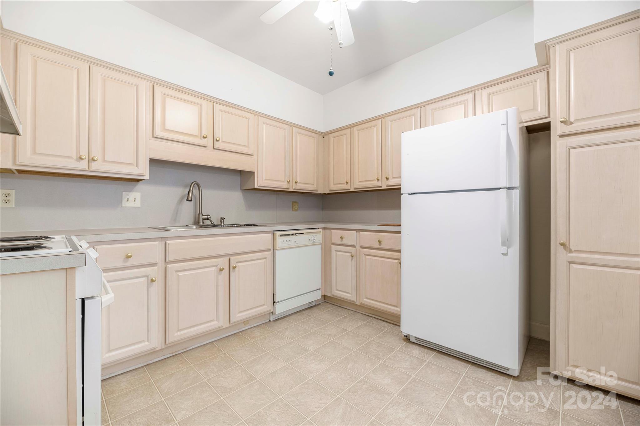 4527 Gaynor Road Unit: 201