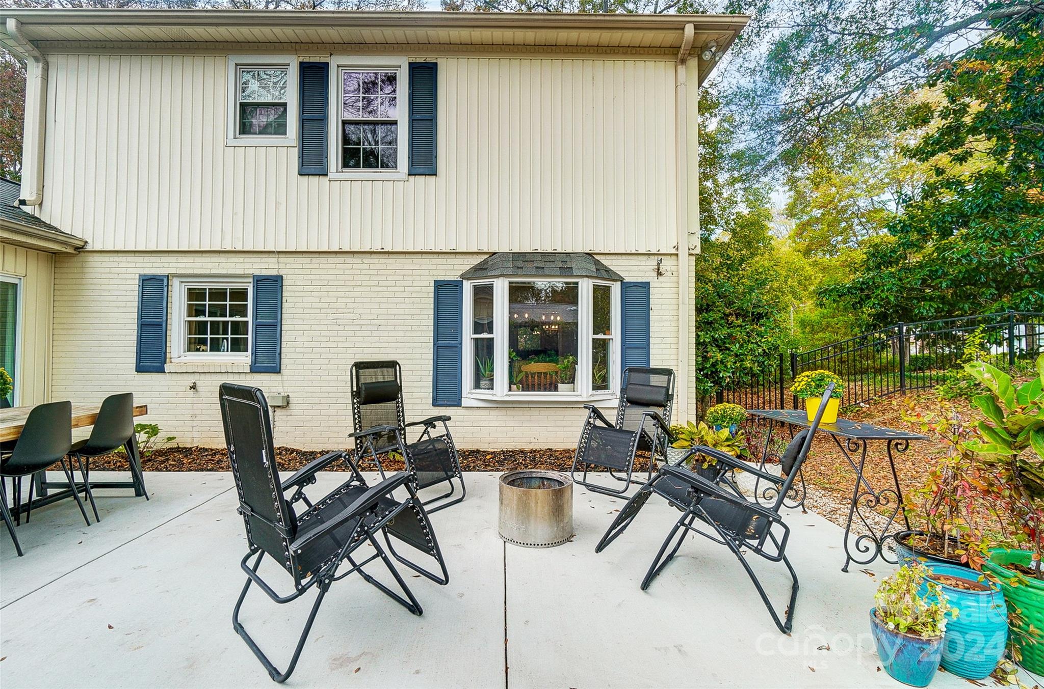 202 Davis Lane