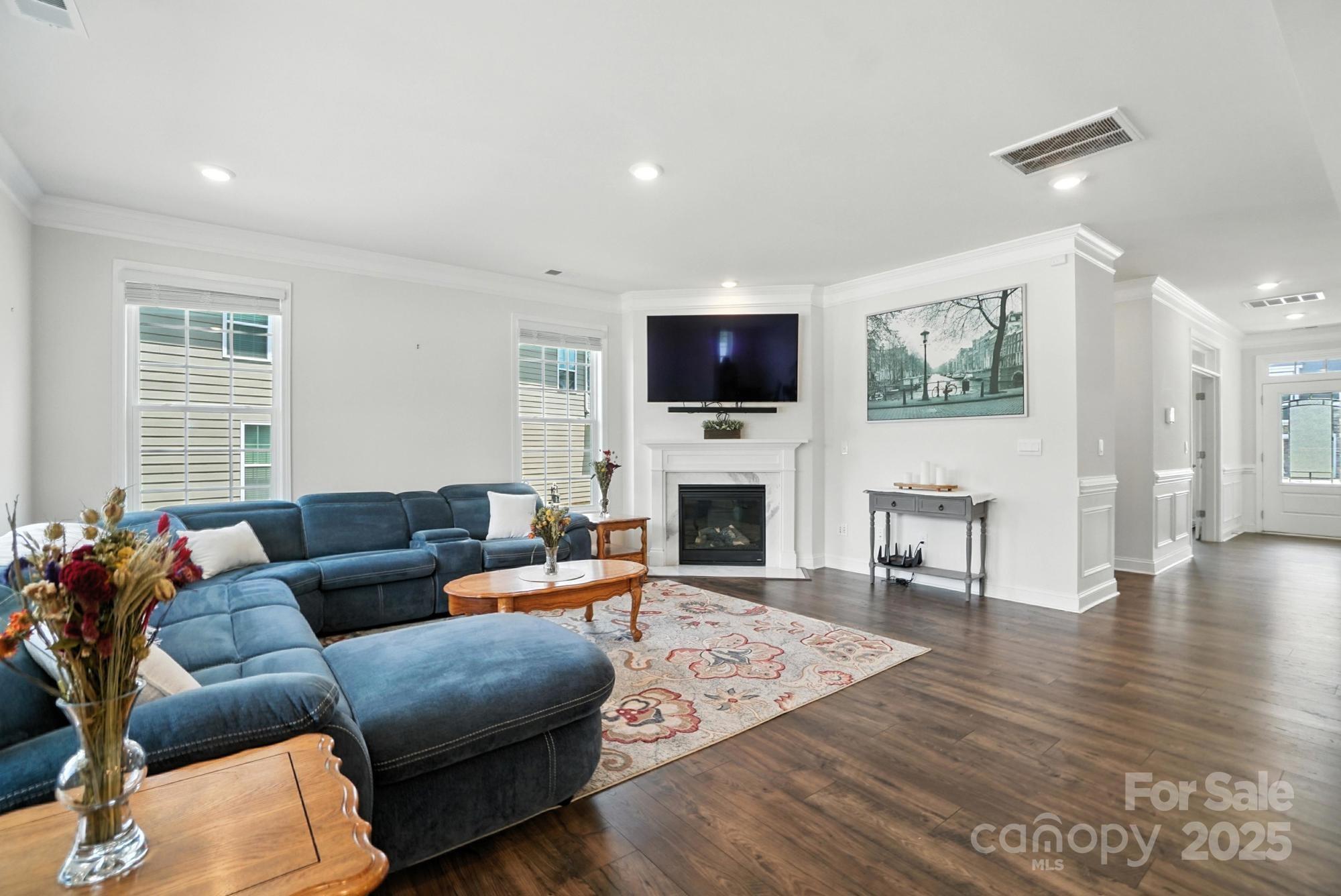 2421 Napa Terrace
