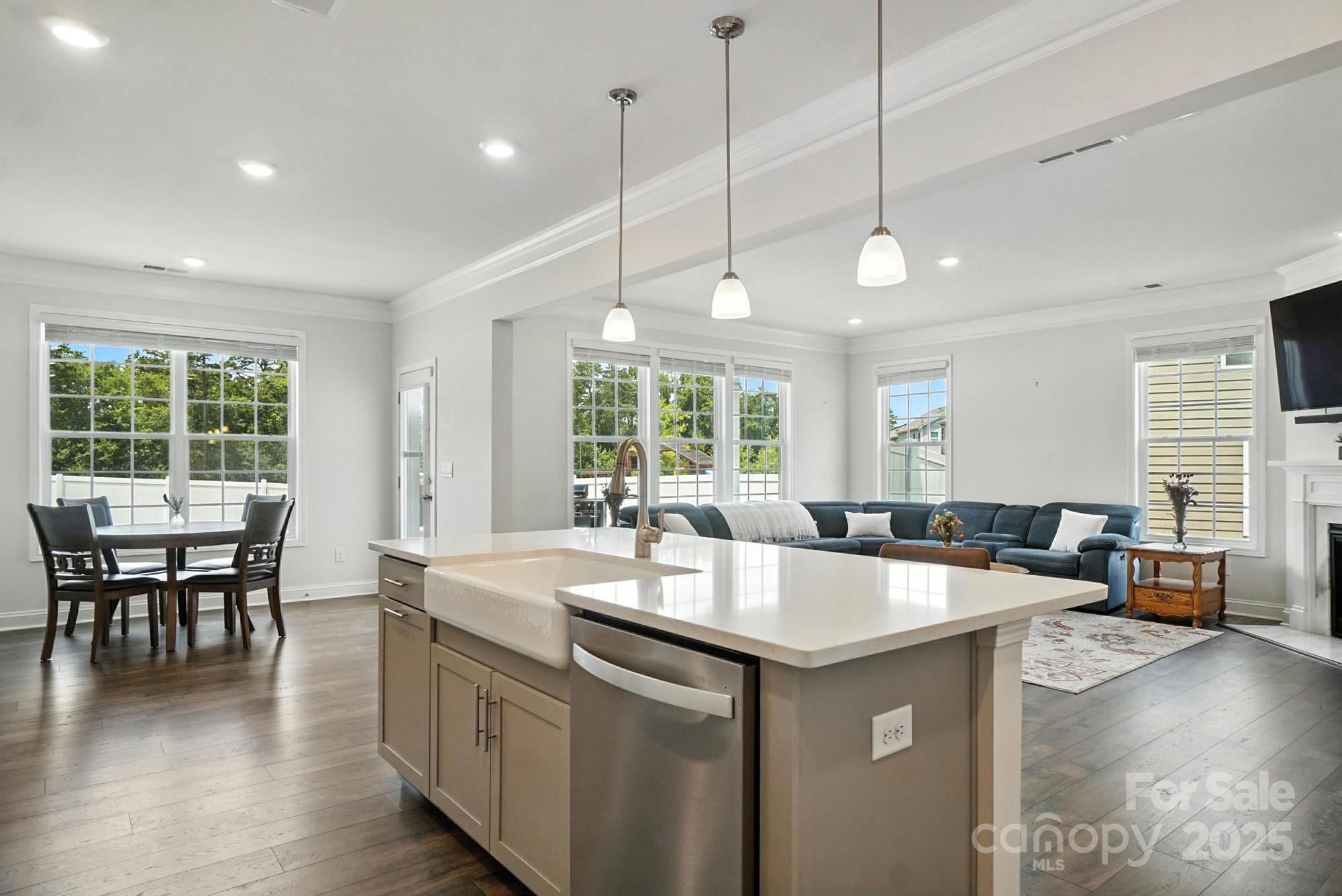 2421 Napa Terrace