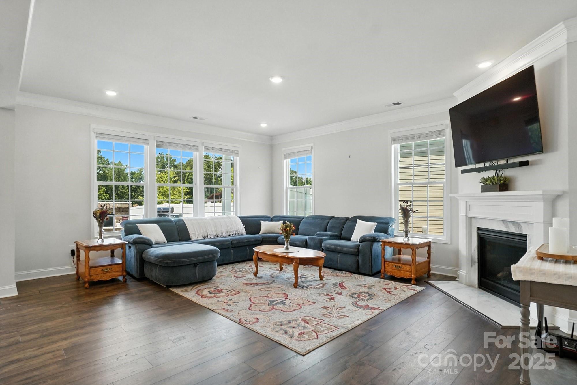 2421 Napa Terrace