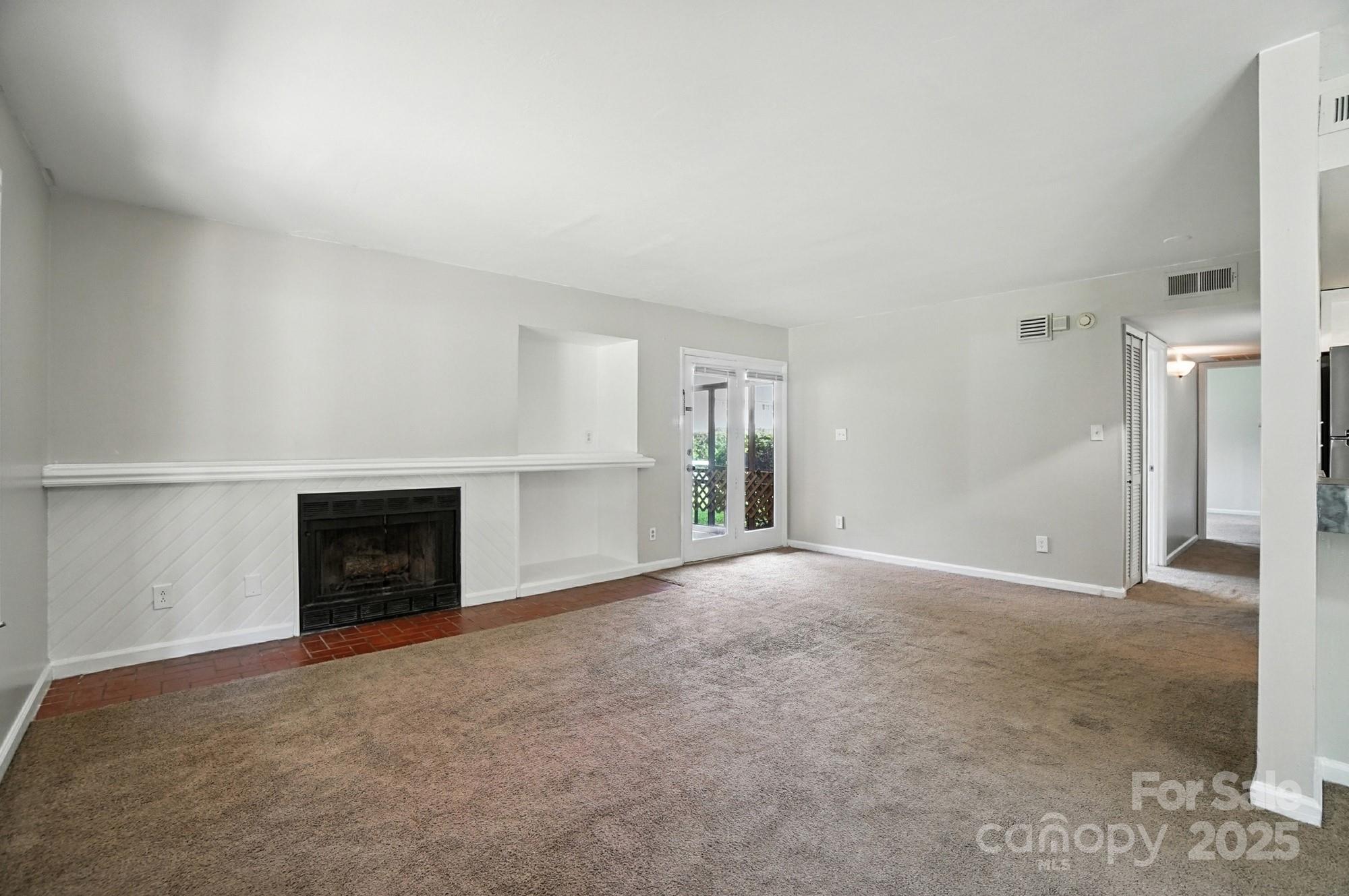 1823 J Julian Lane Unit: D