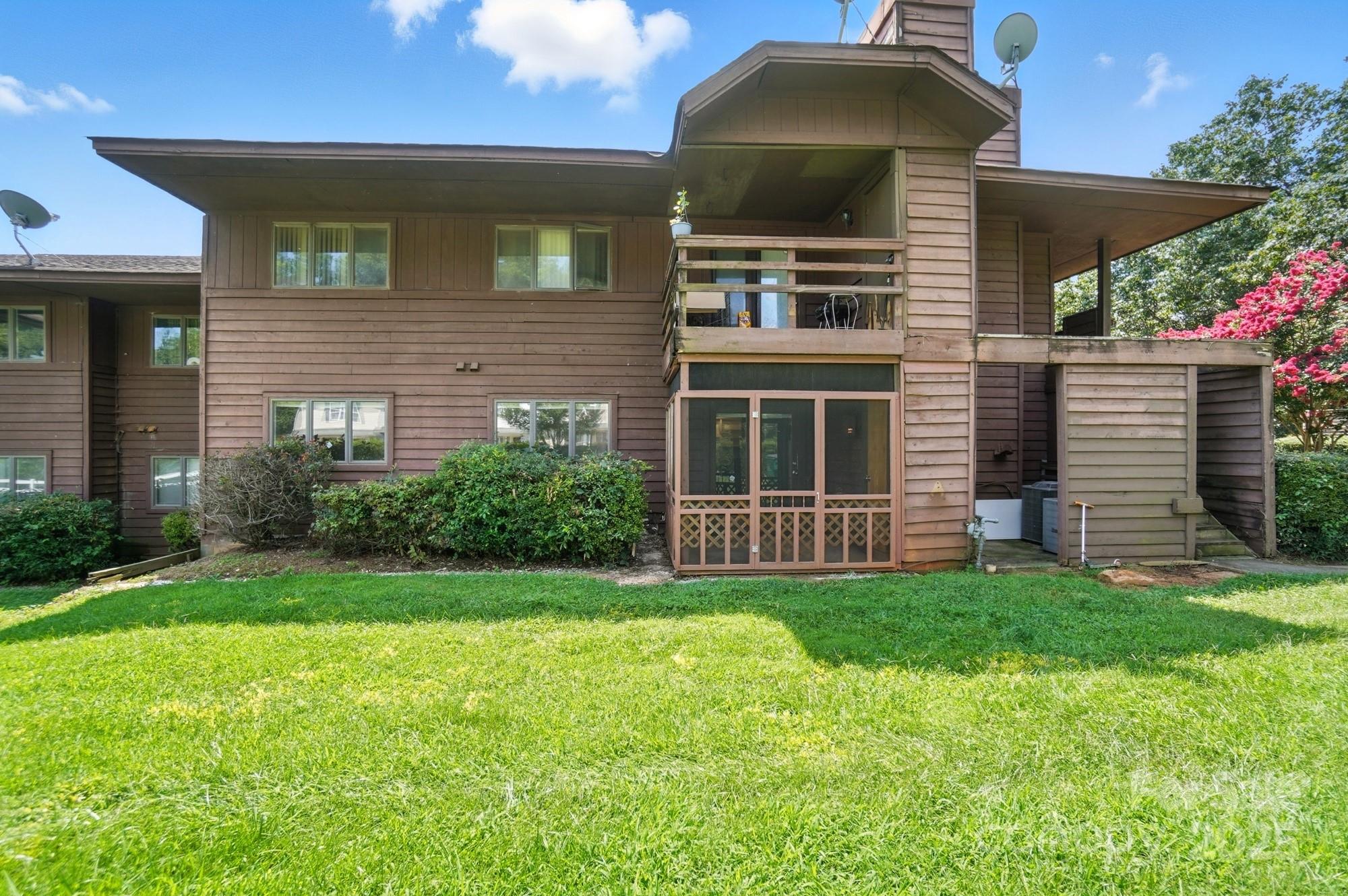 1823 J Julian Lane Unit: D