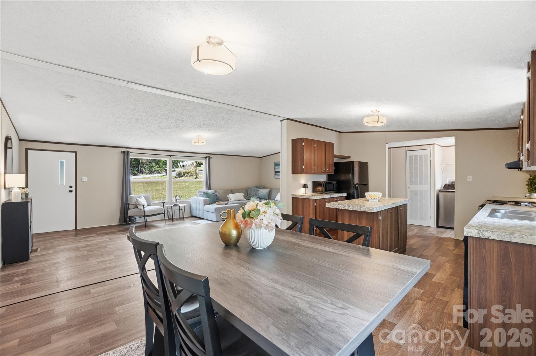 6094 Burnhurst Lane