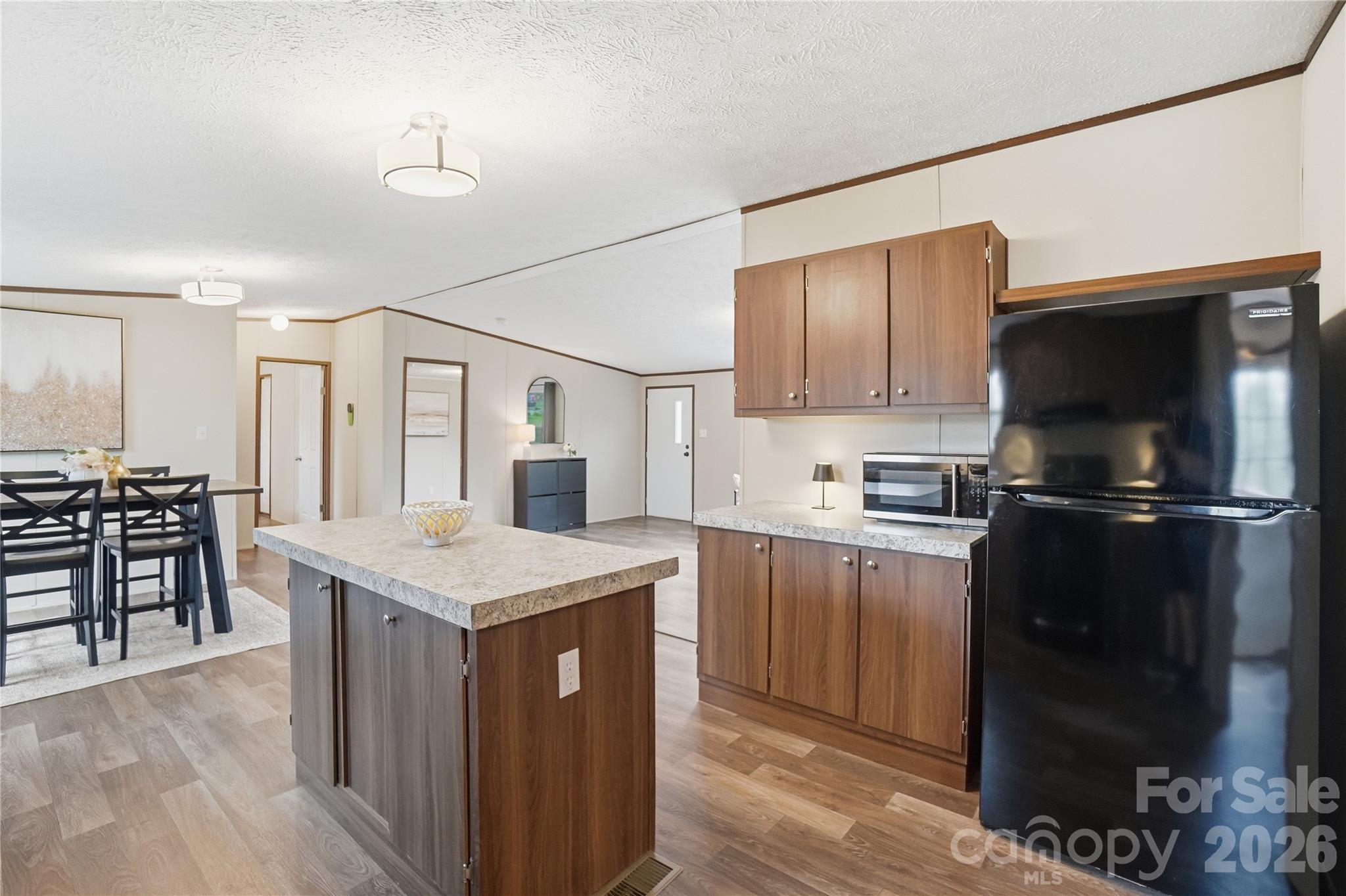 6094 Burnhurst Lane