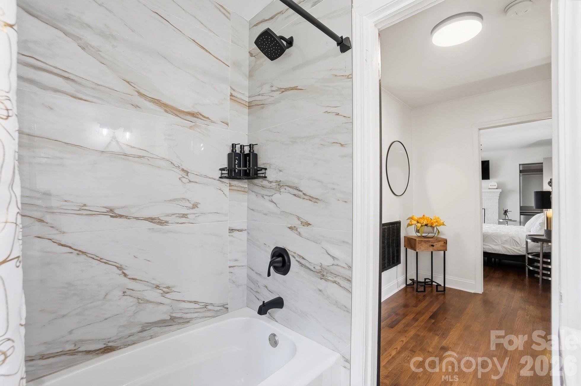 2104 Hillcrest Avenue