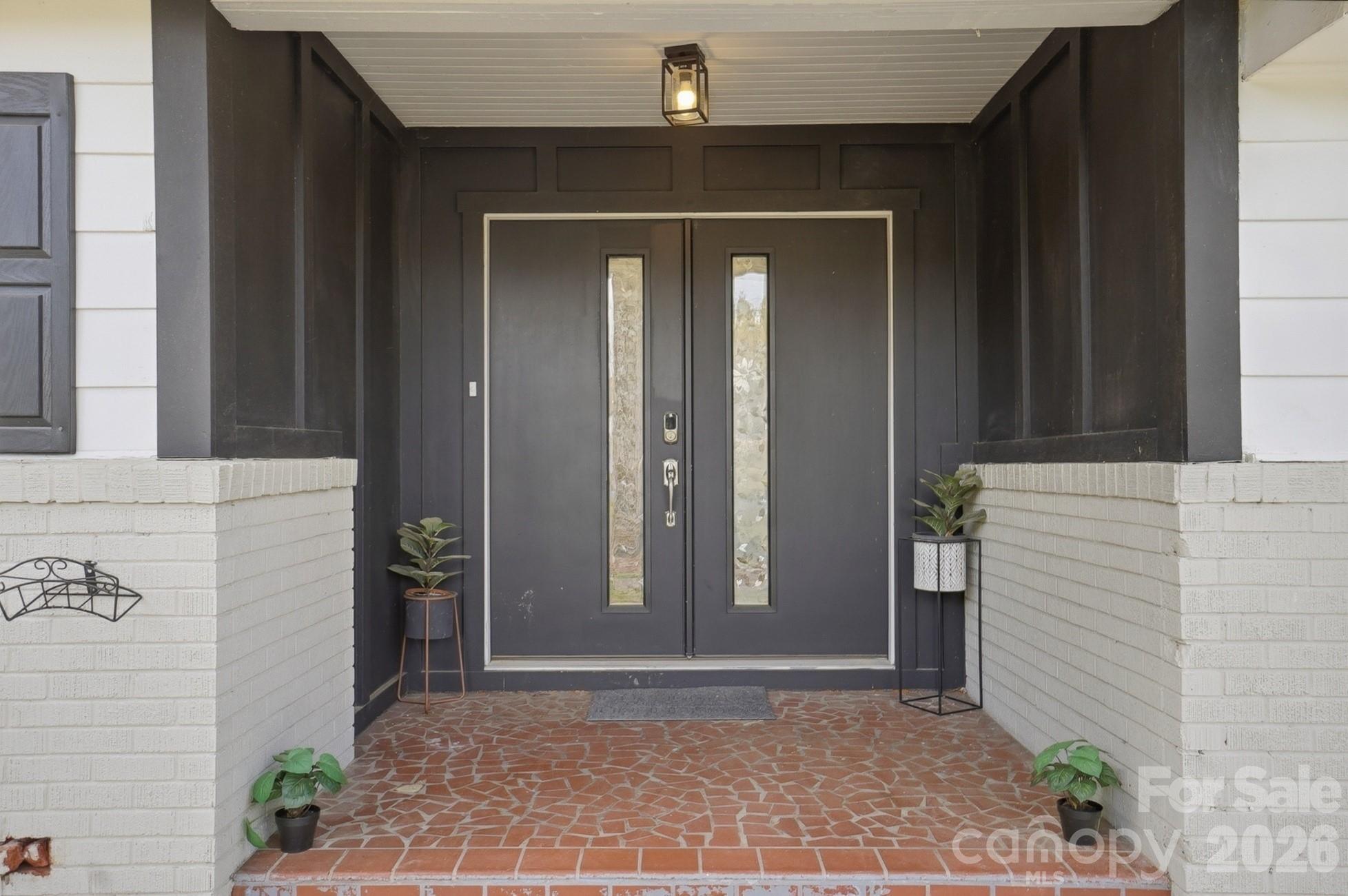 2104 Hillcrest Avenue