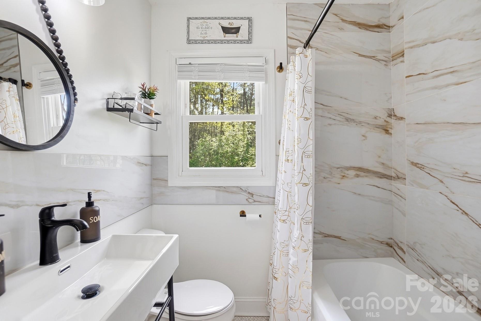 2104 Hillcrest Avenue