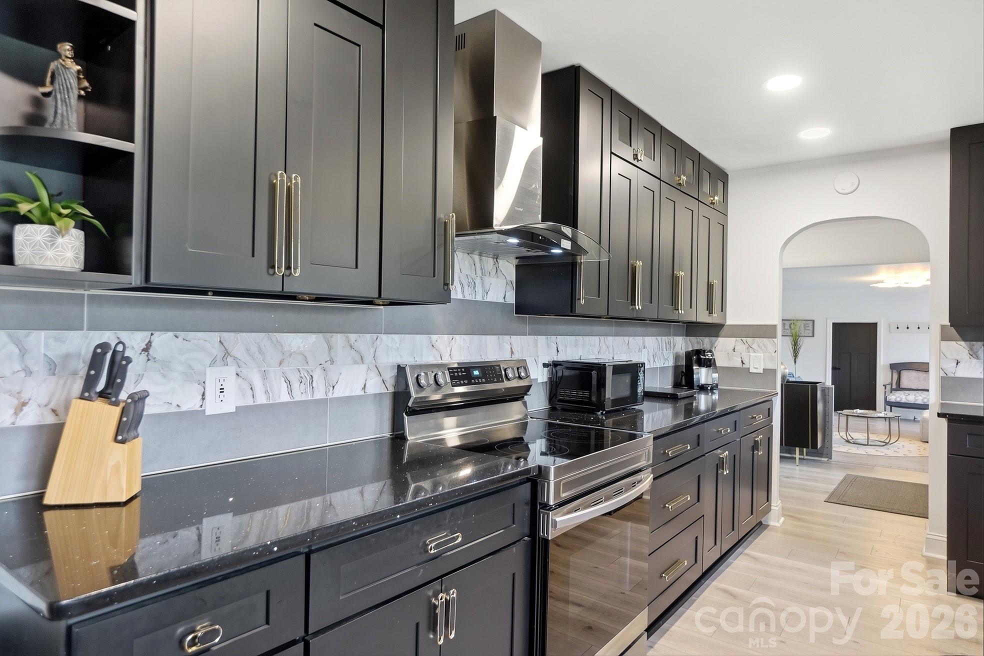 2104 Hillcrest Avenue