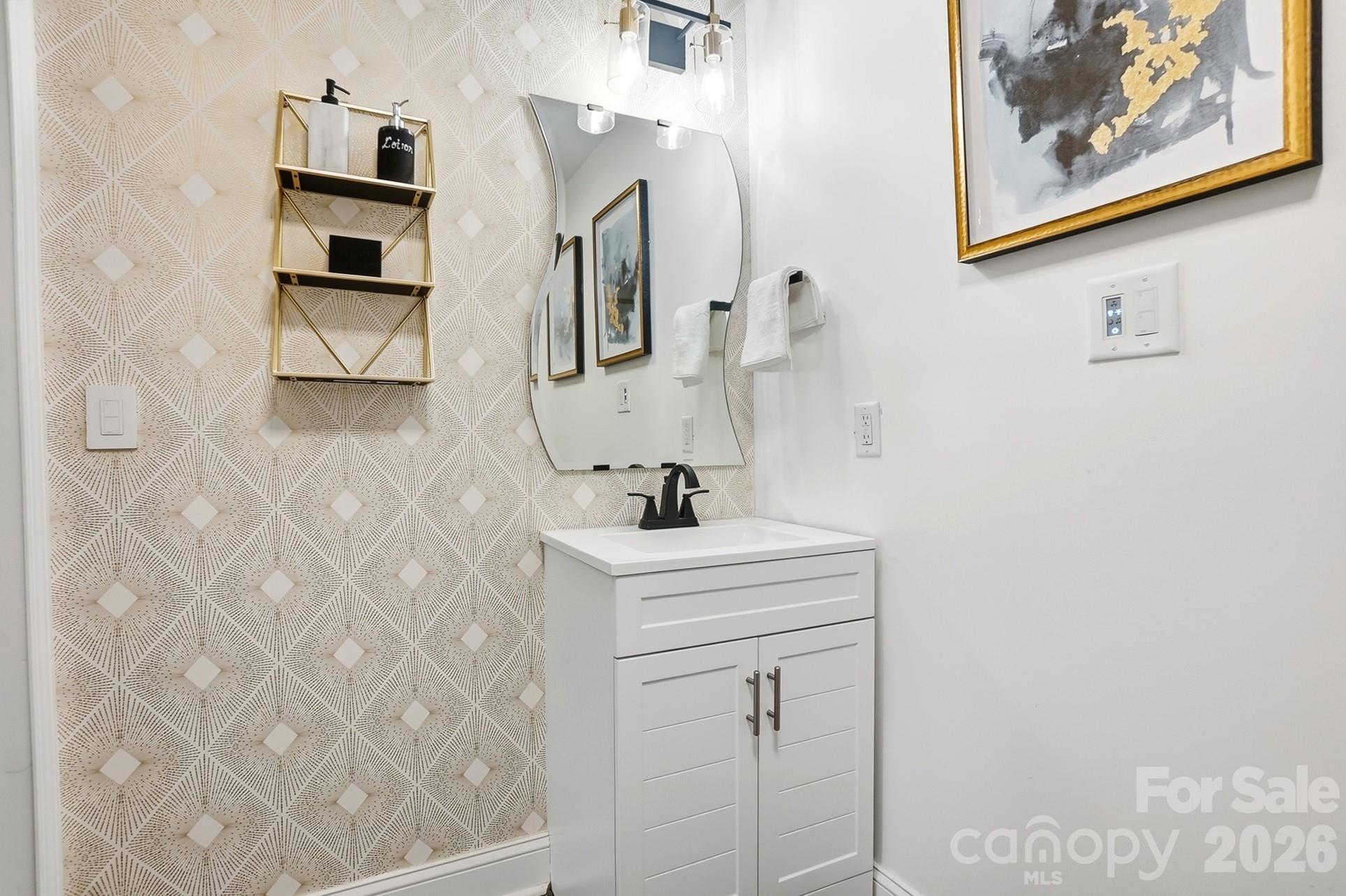 2104 Hillcrest Avenue