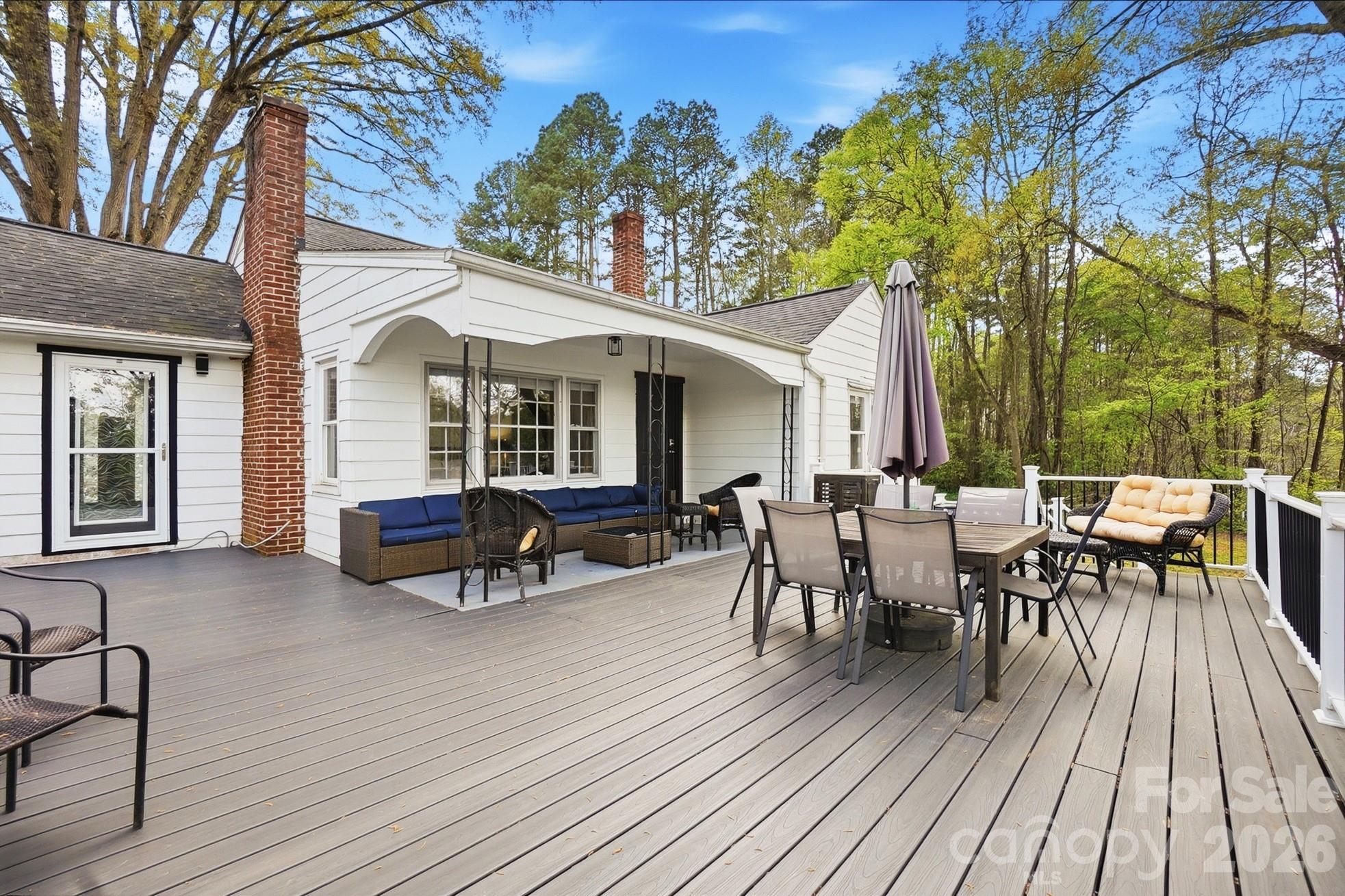 2104 Hillcrest Avenue