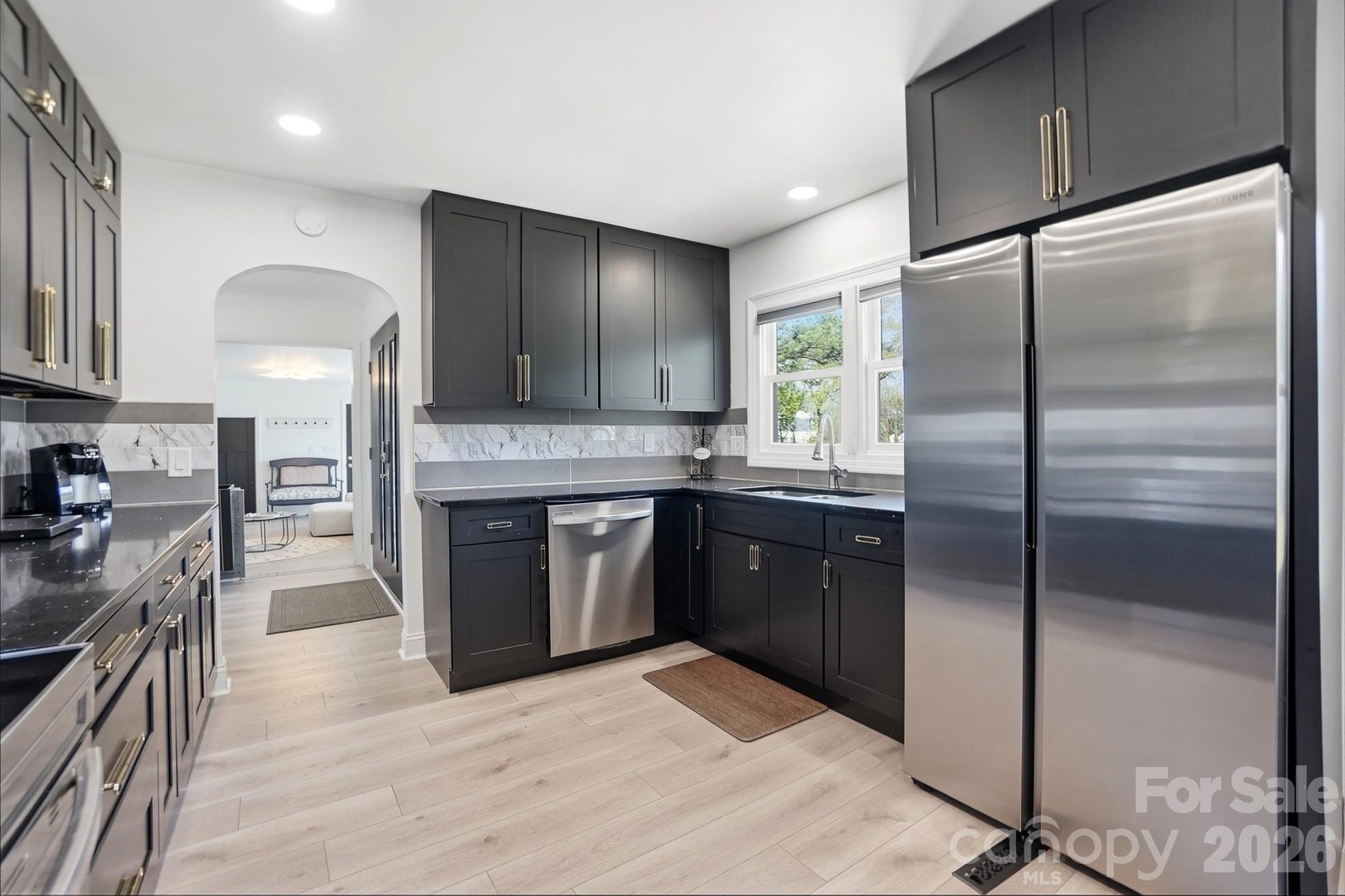 2104 Hillcrest Avenue