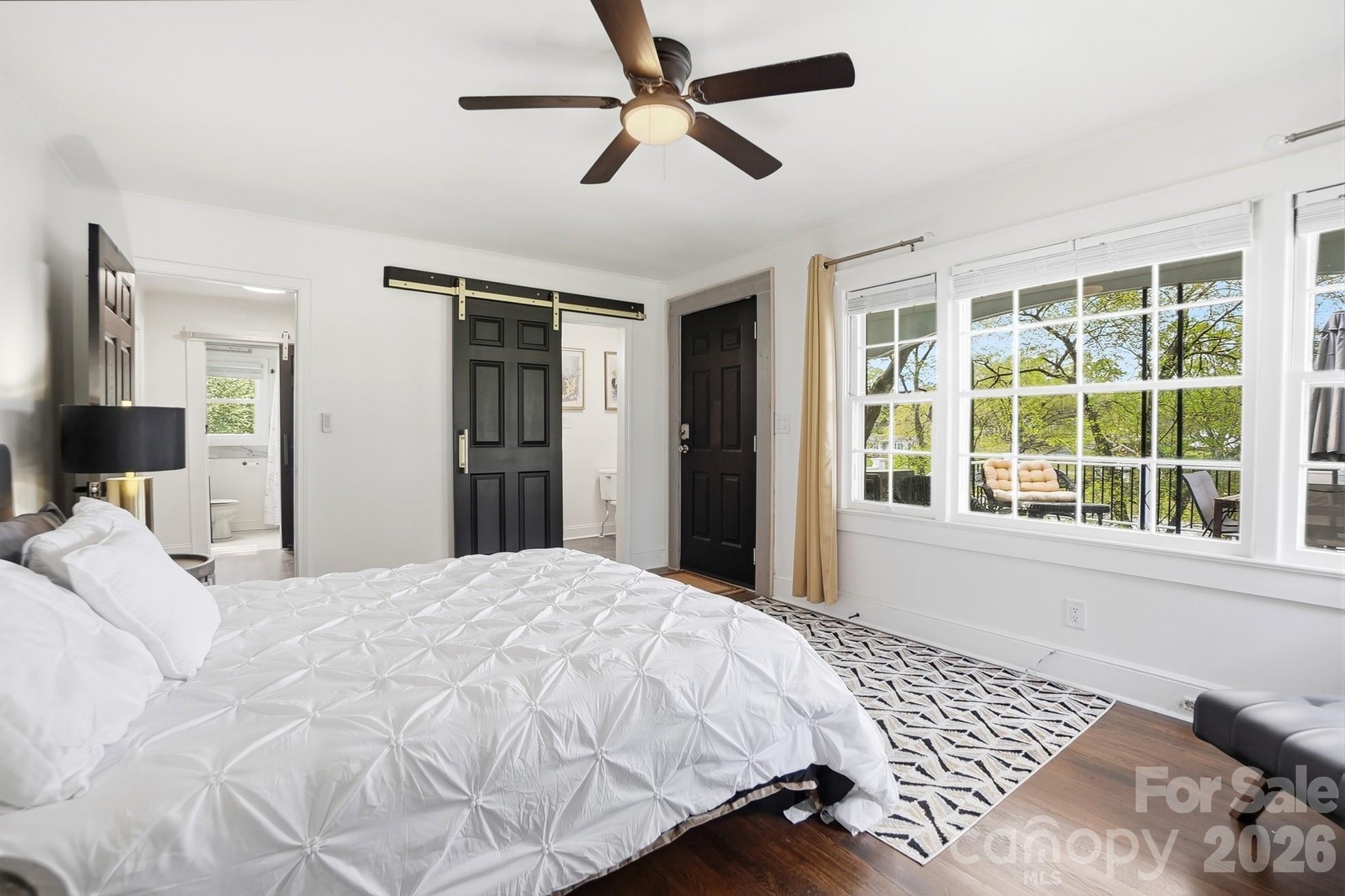 2104 Hillcrest Avenue