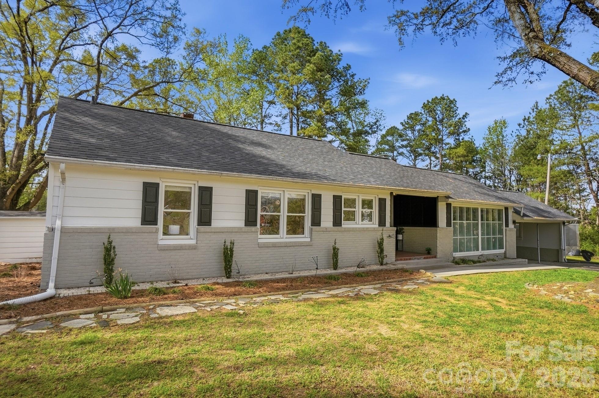 2104 Hillcrest Avenue