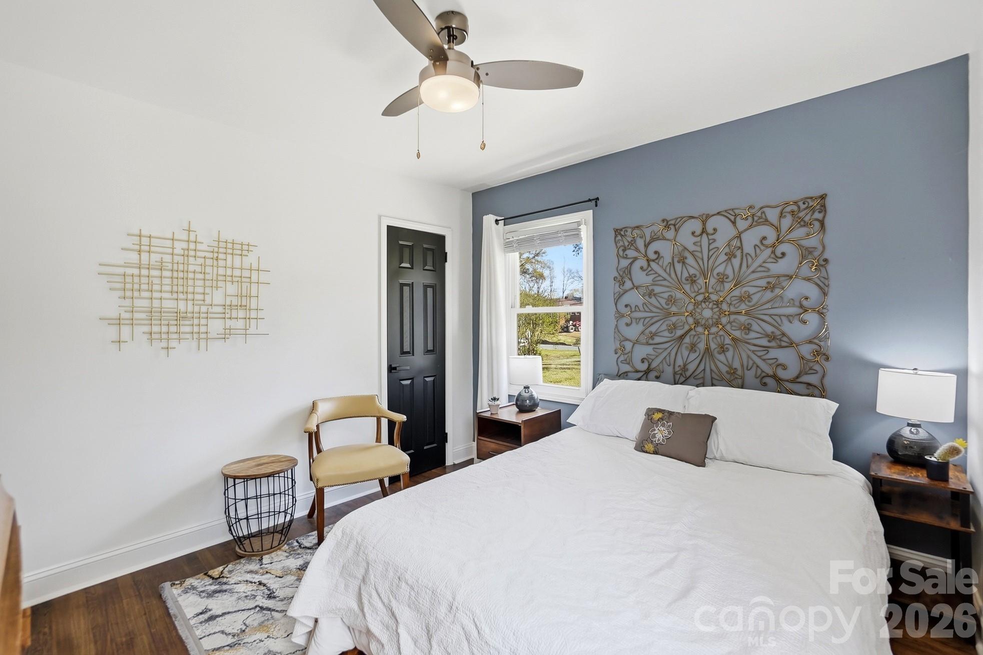 2104 Hillcrest Avenue