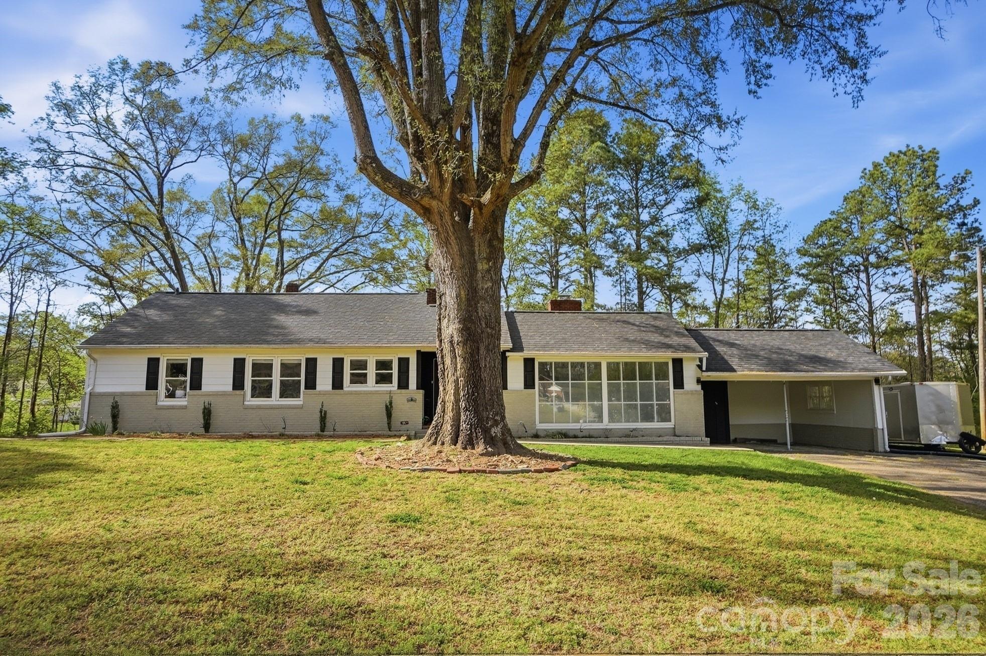 2104 Hillcrest Avenue