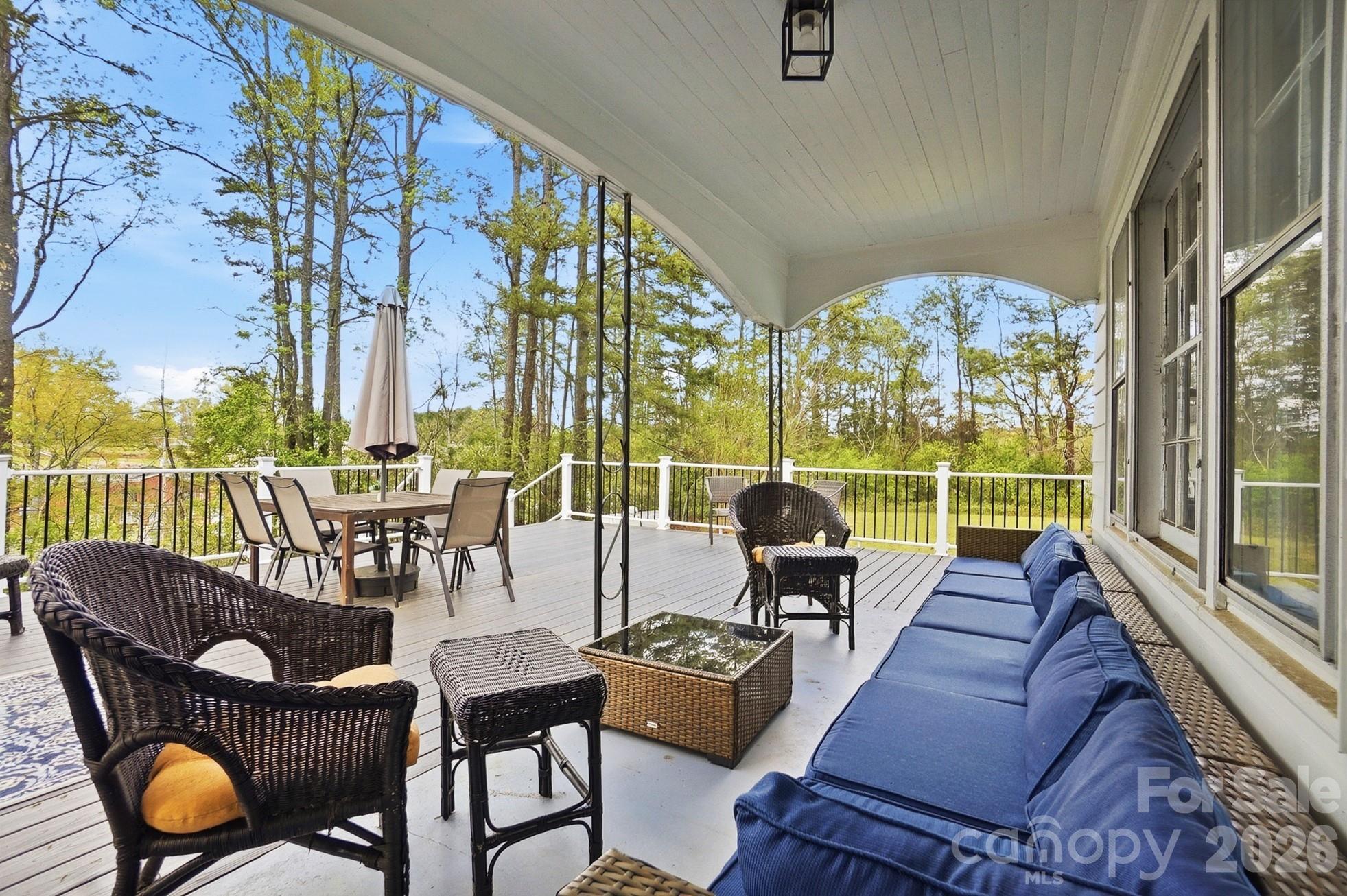 2104 Hillcrest Avenue