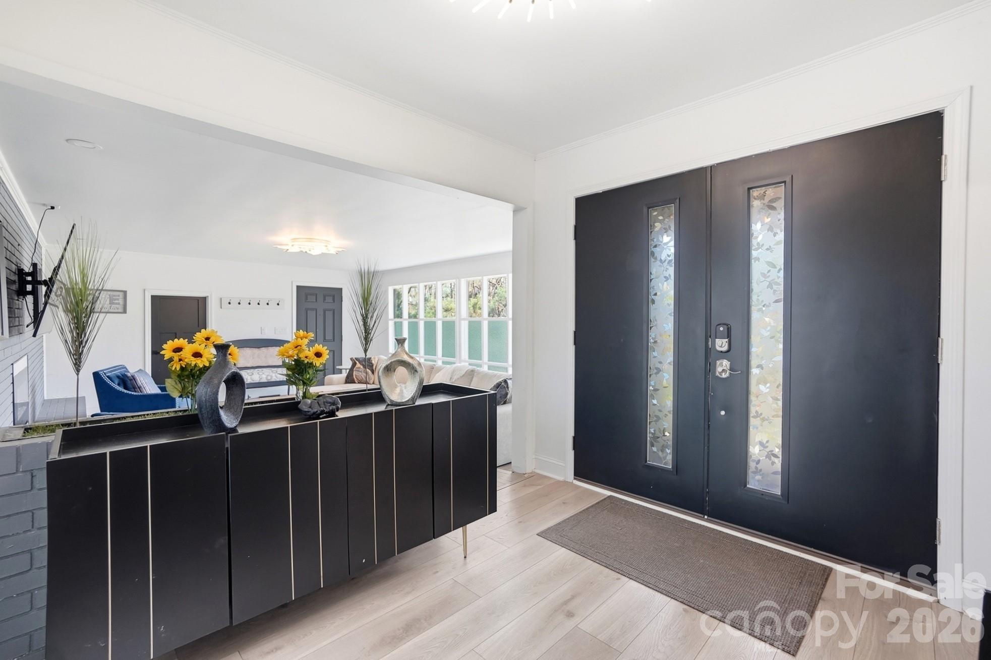 2104 Hillcrest Avenue