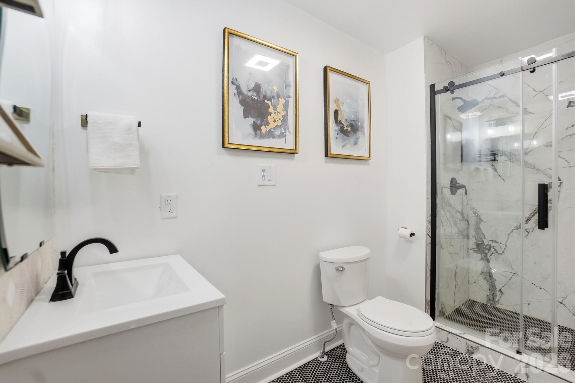 2104 Hillcrest Avenue