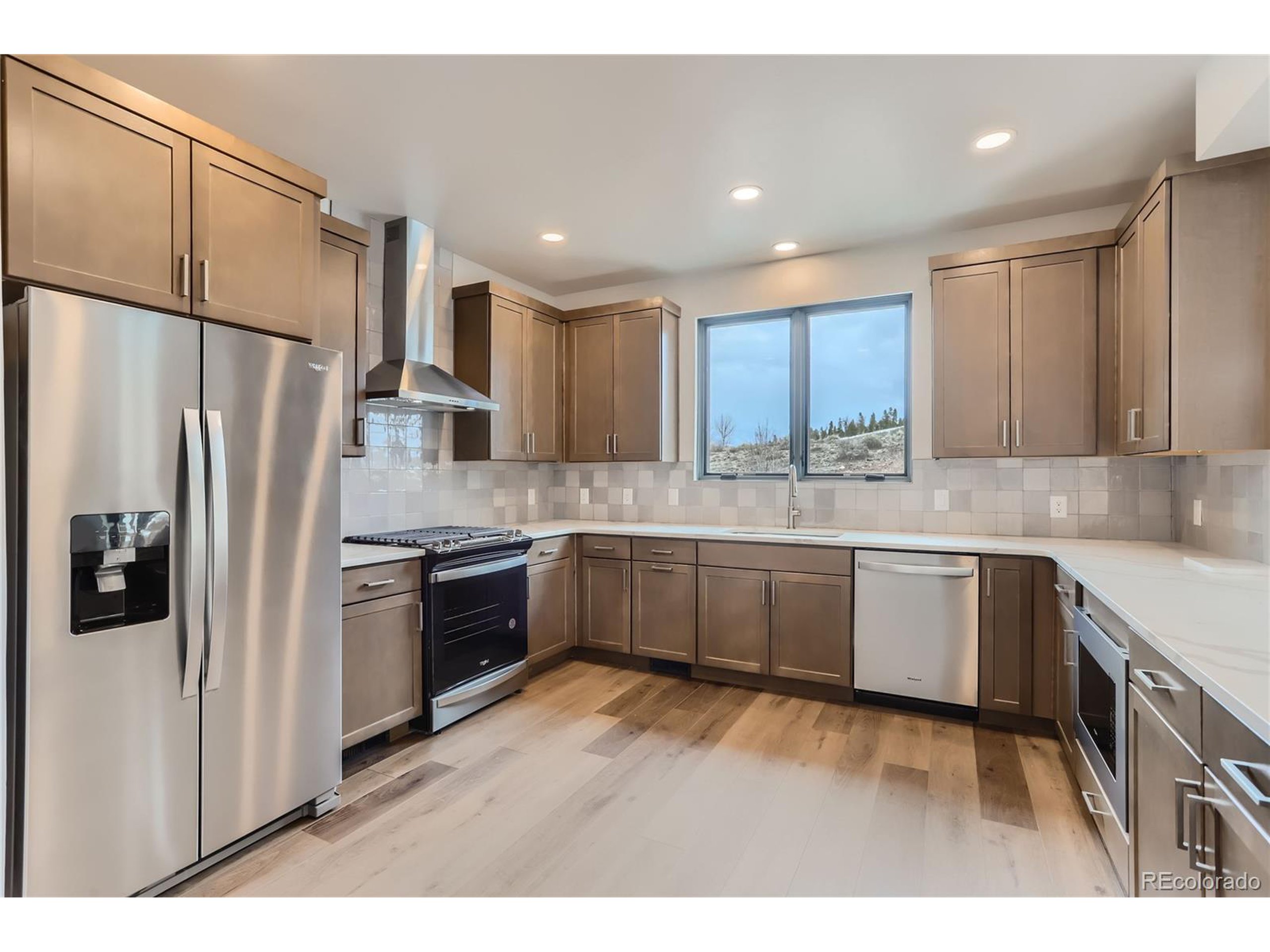 1103 Lupine Ln