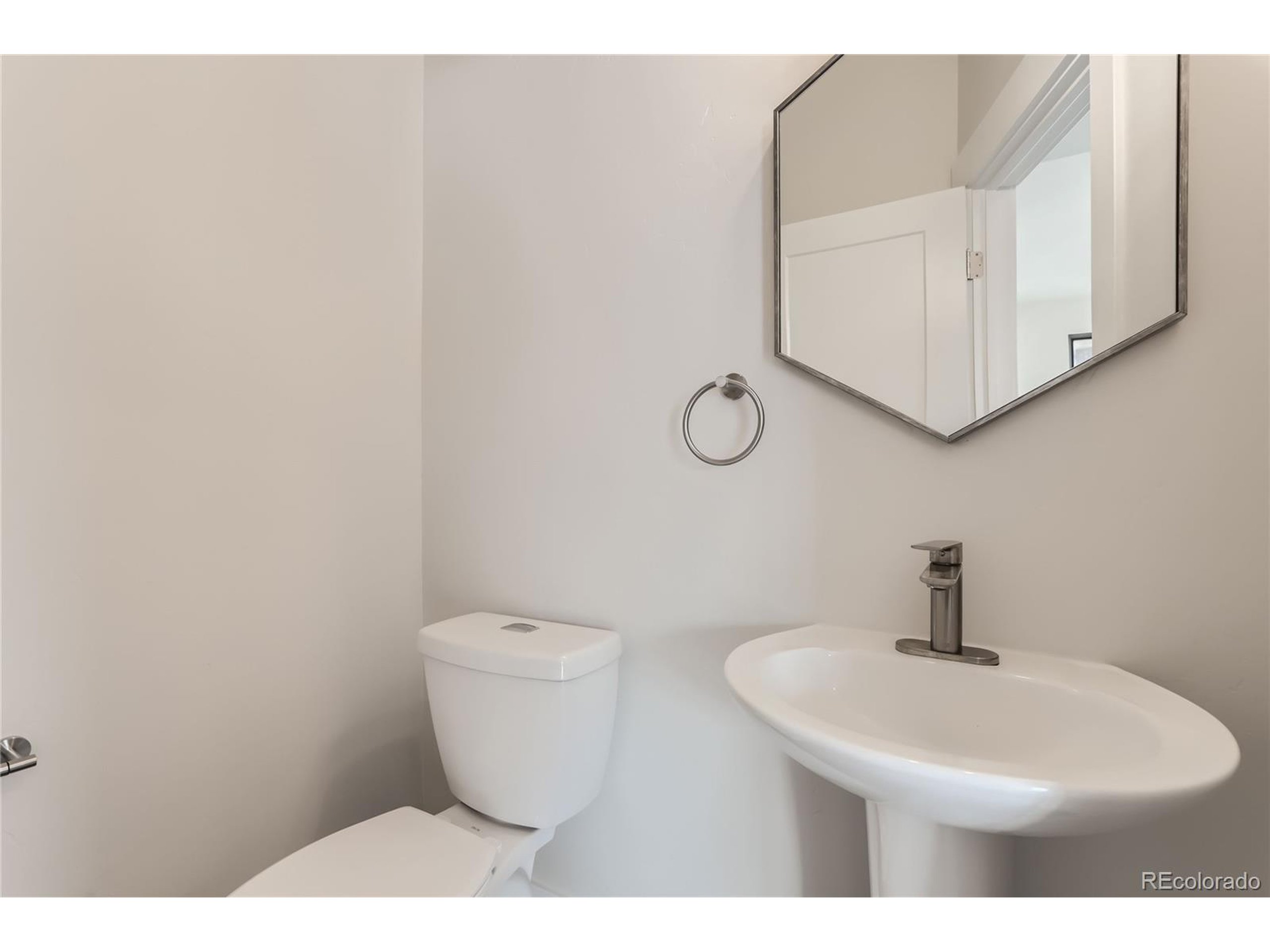 1103 Lupine Ln
