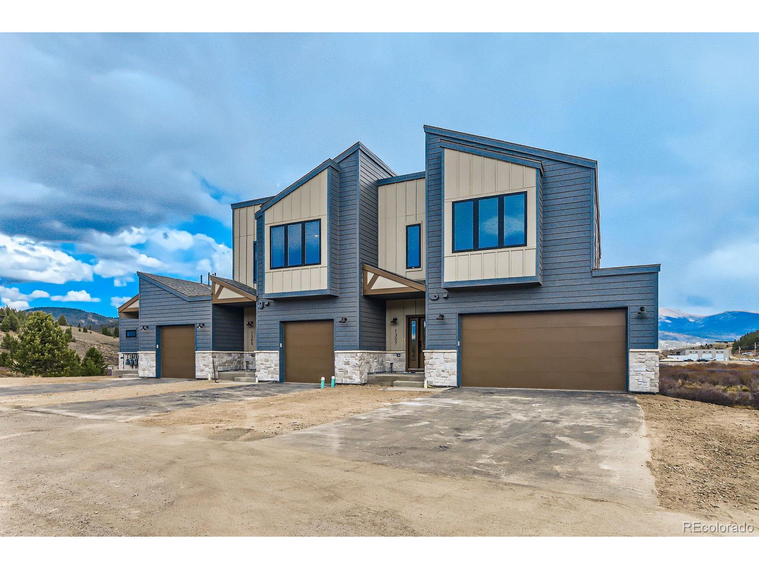 1307 James Road