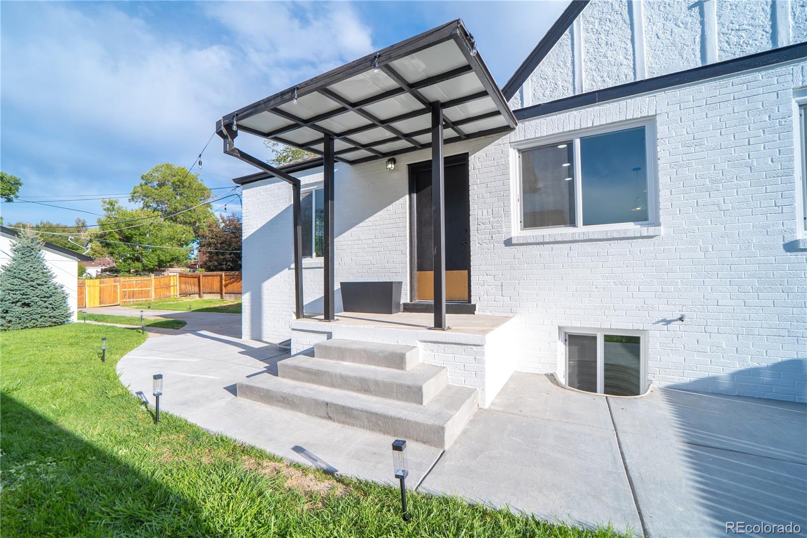 2829 N Lowell Boulevard