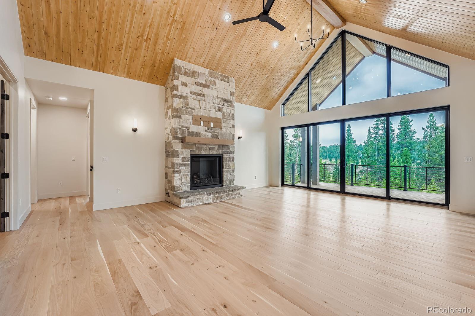 1086 Wildberry Lane
