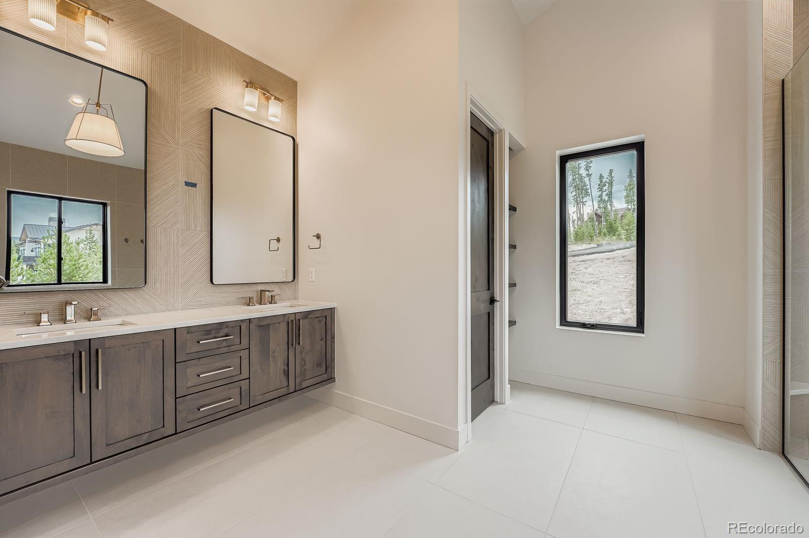 1086 Wildberry Lane