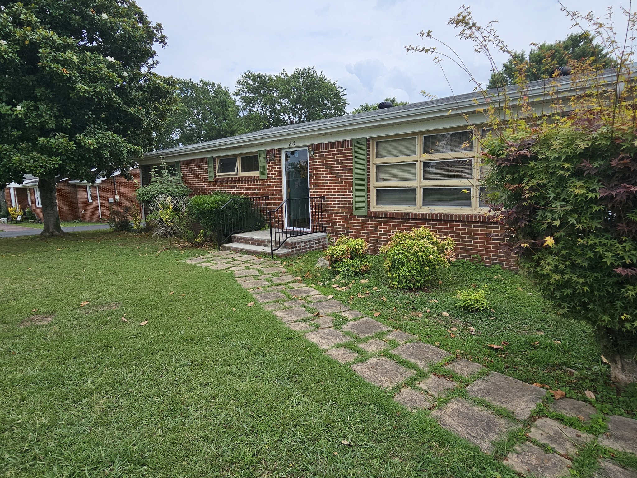 215 Cardinal Dr