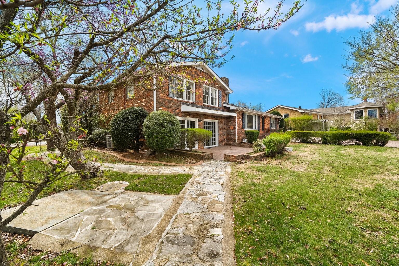 2524 Stones River Ct