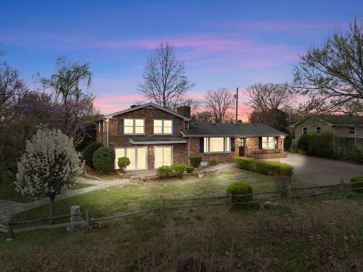 2524 Stones River Ct