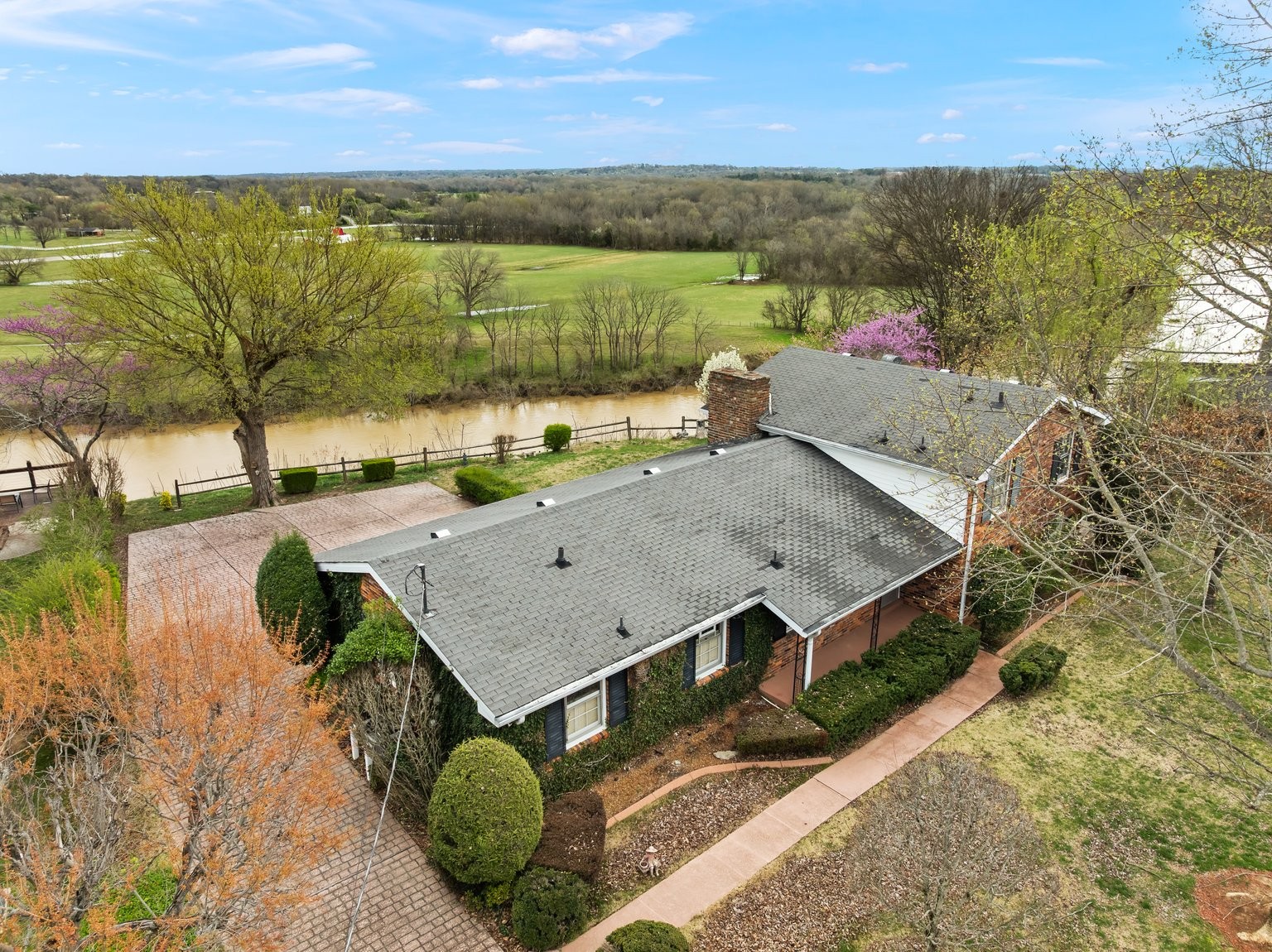 2524 Stones River Ct