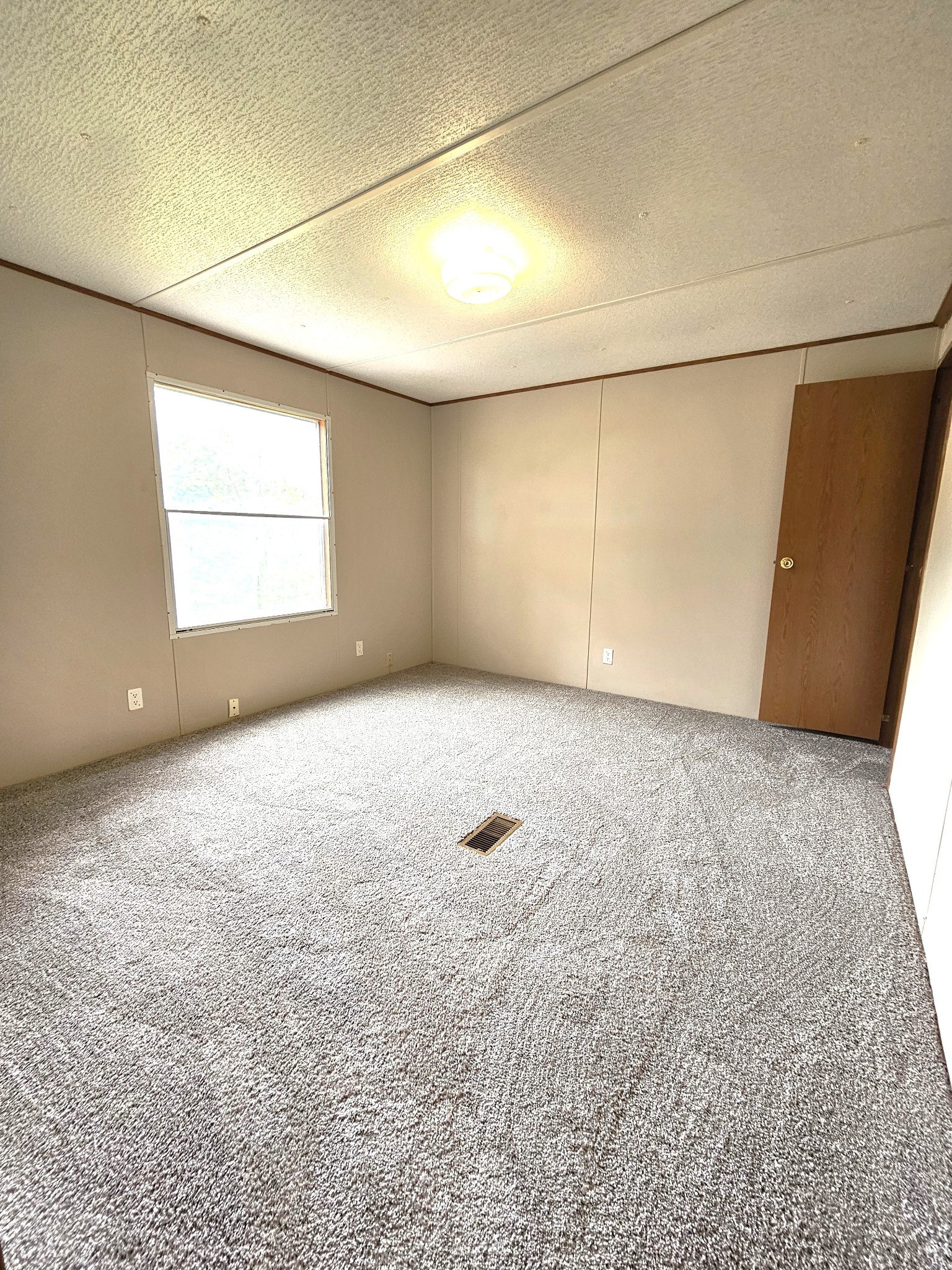 17 Rocky River Rd