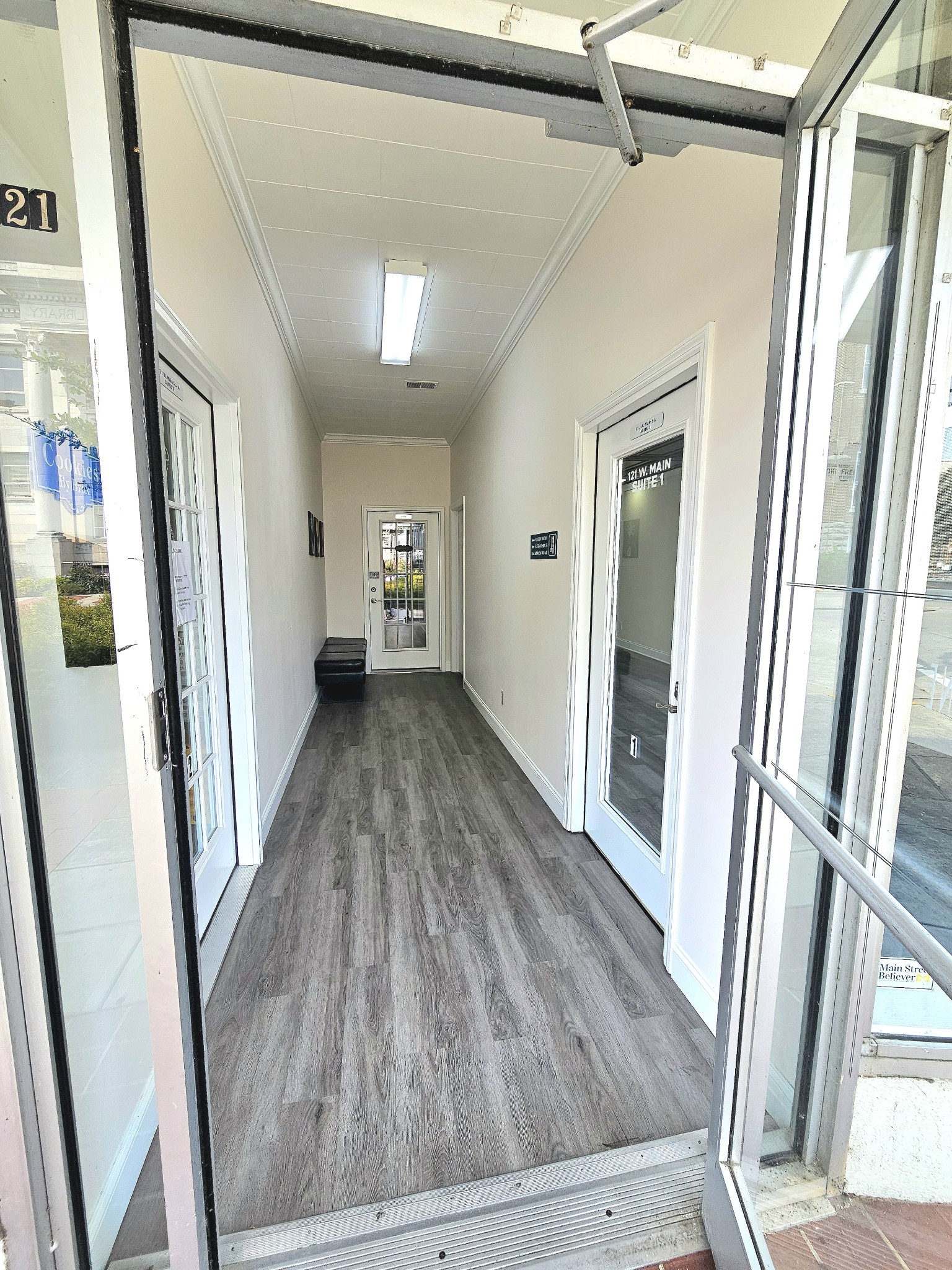 121 W Main St, W