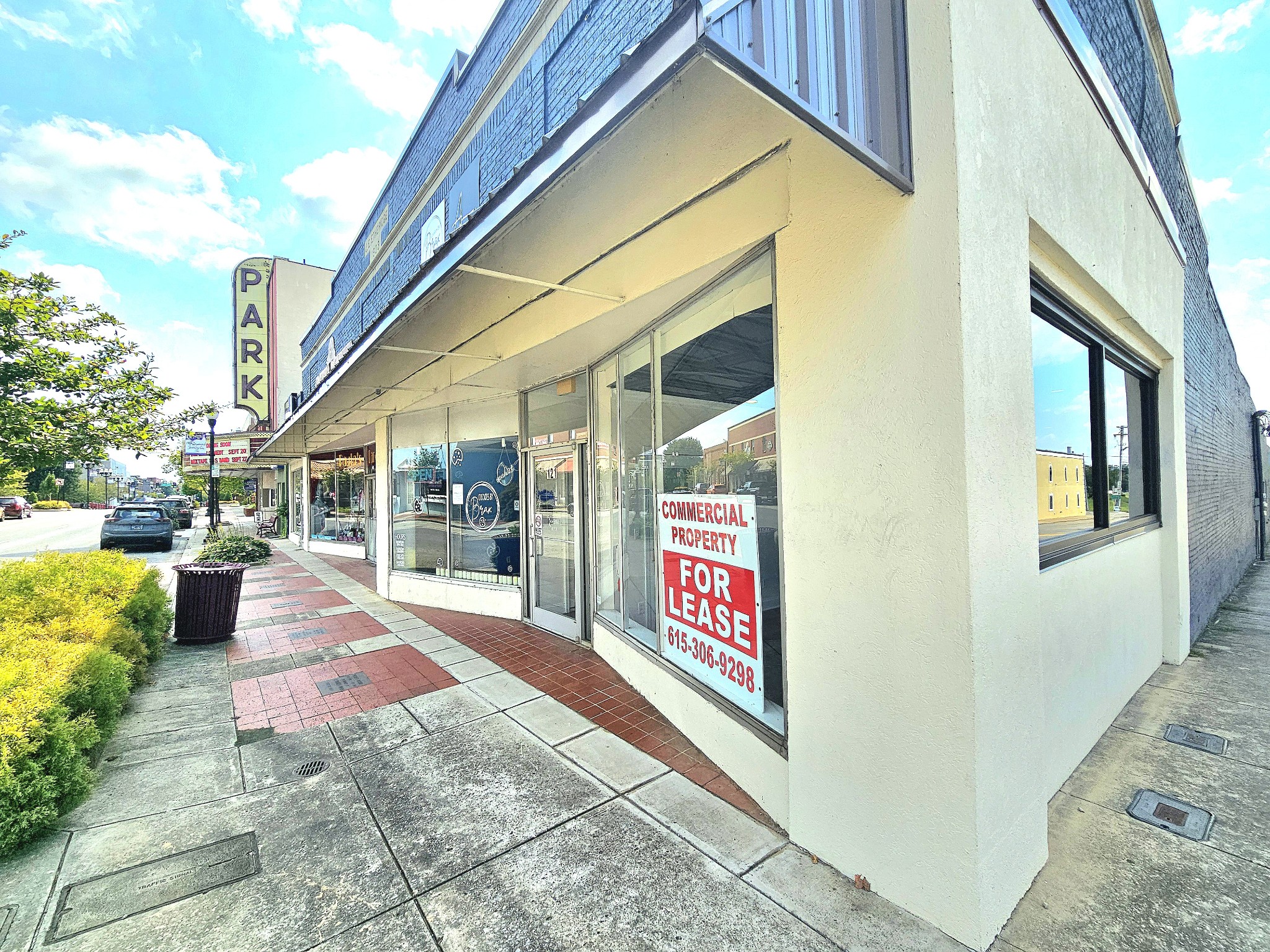 121 W Main St, W