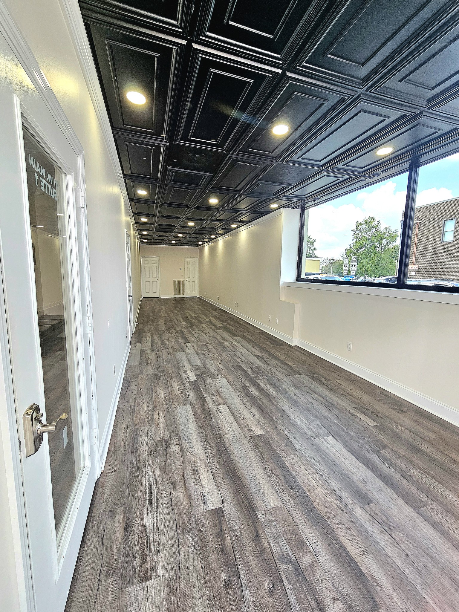 121 W Main St, W