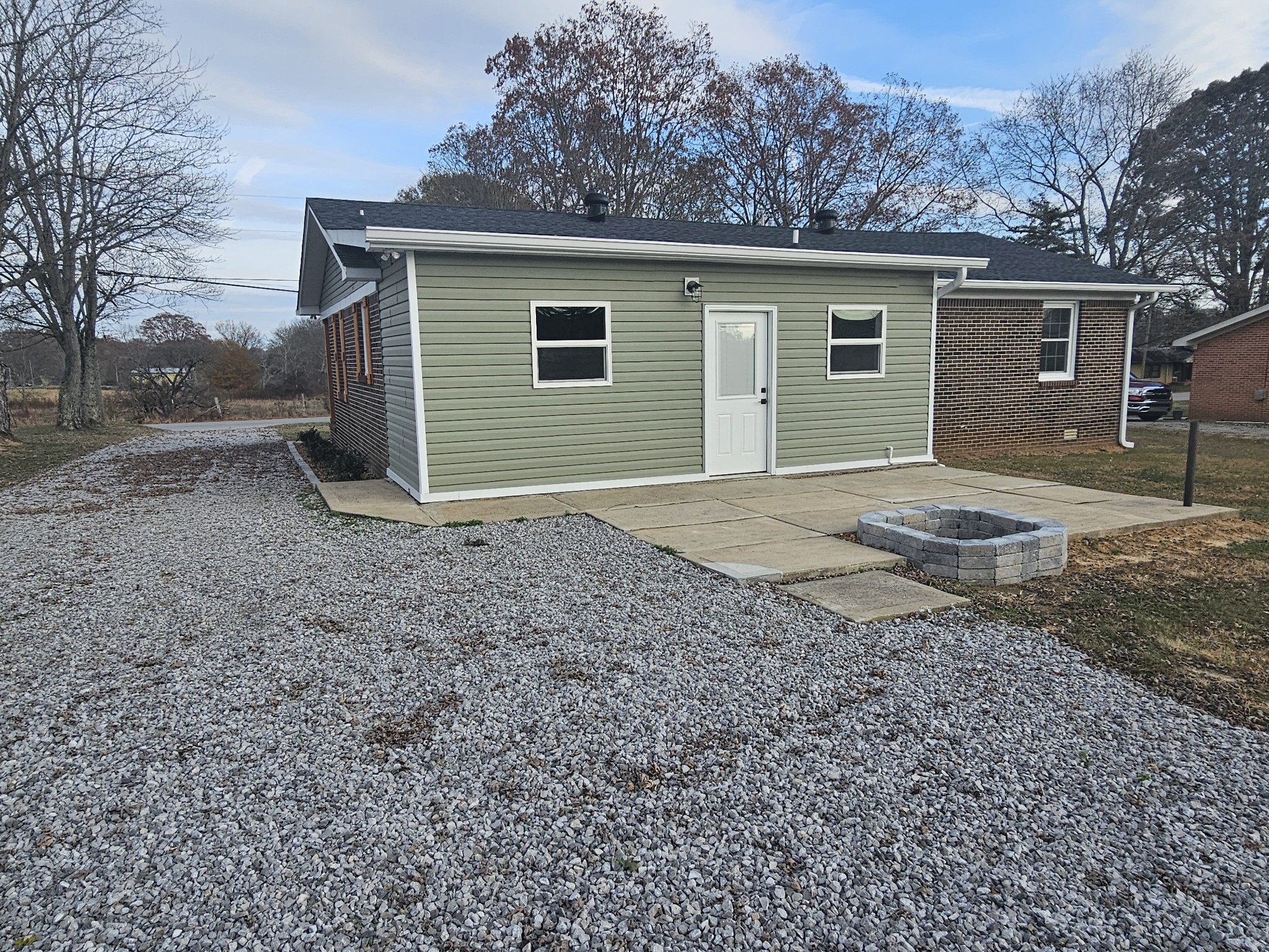 742 Laws Rd