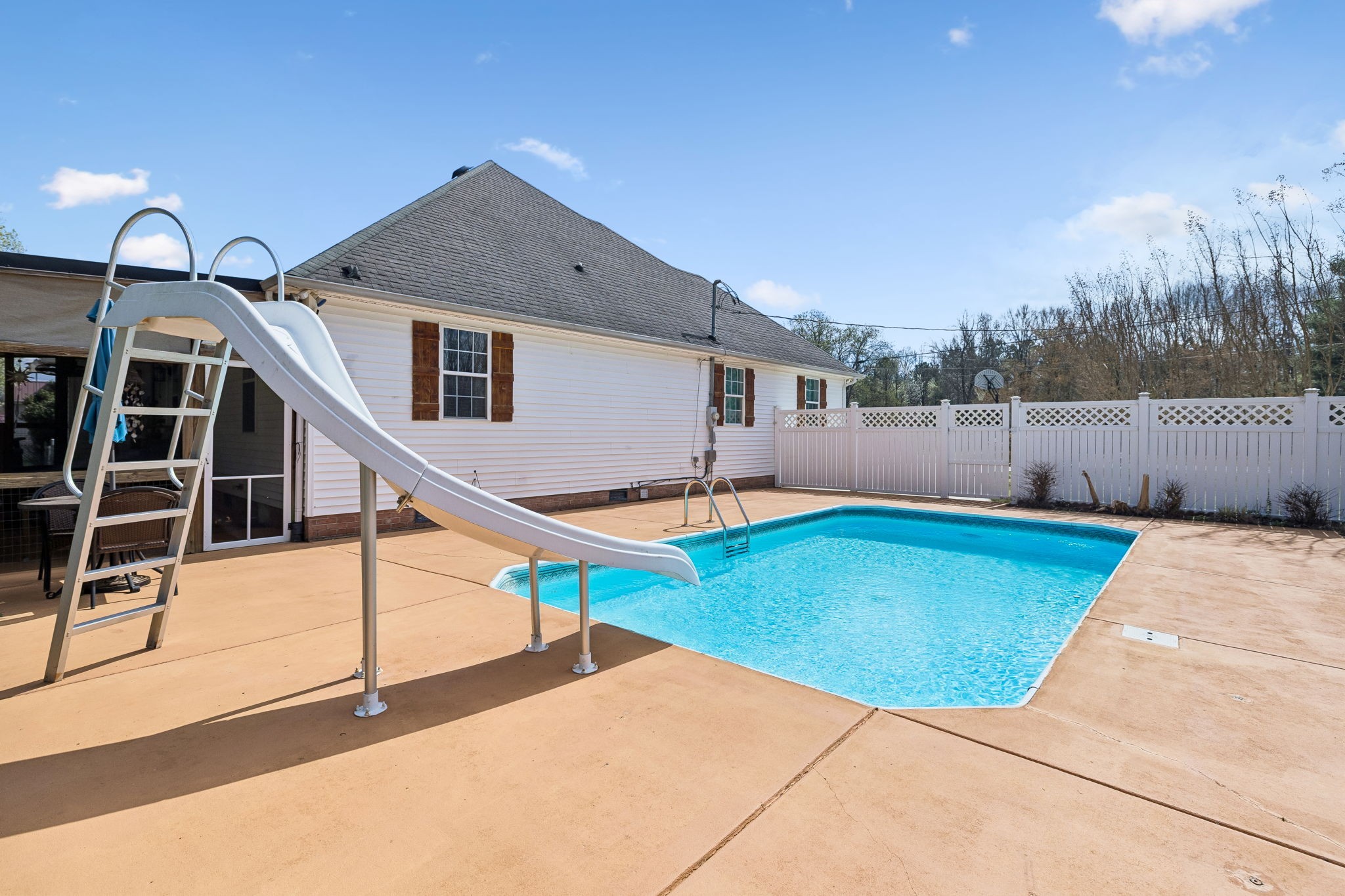 257 Mountain View Dr