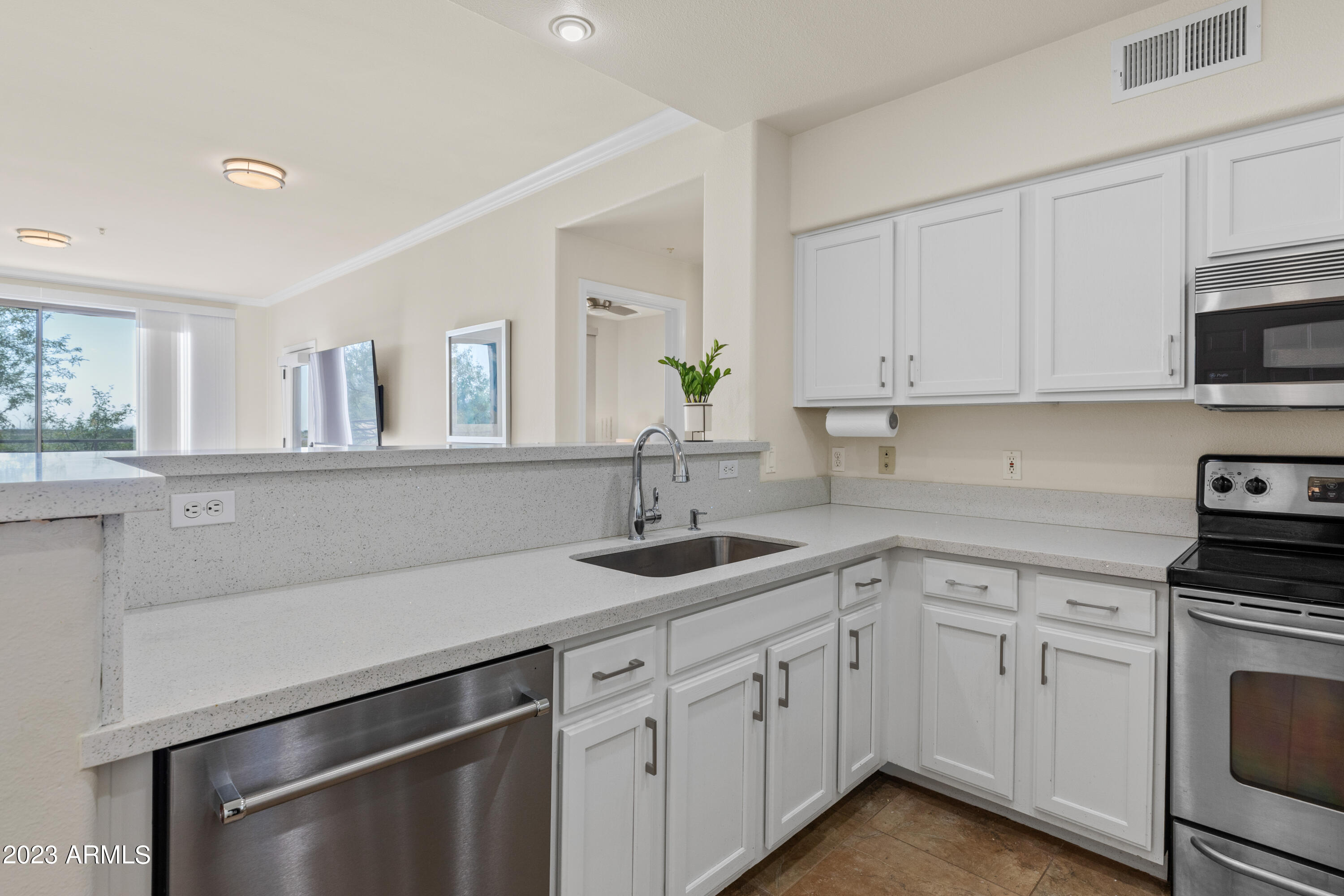 20100 N 78TH Place, 2073