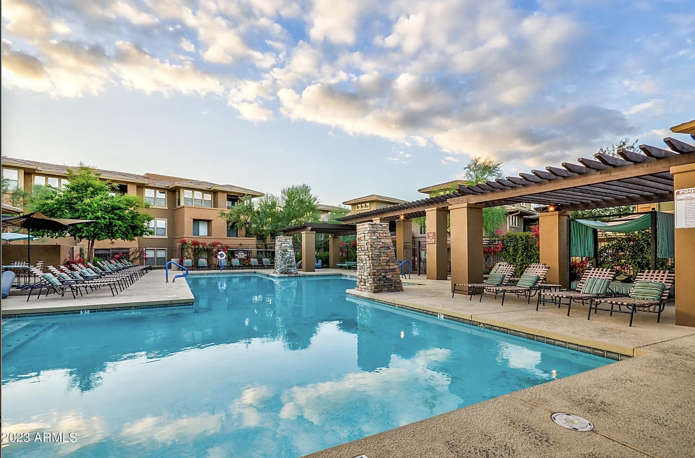 20100 N 78TH Place, 2073
