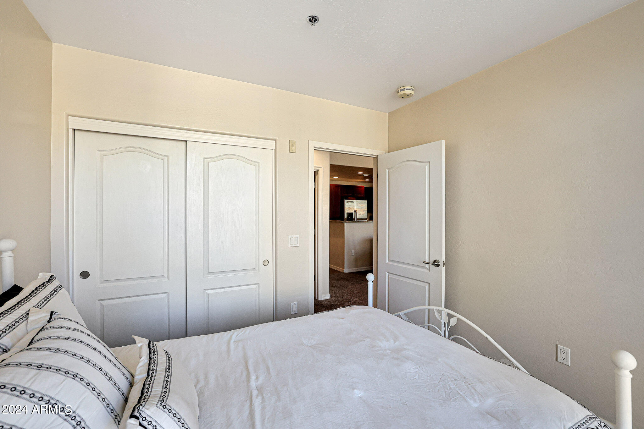 16 W ENCANTO Boulevard, 607