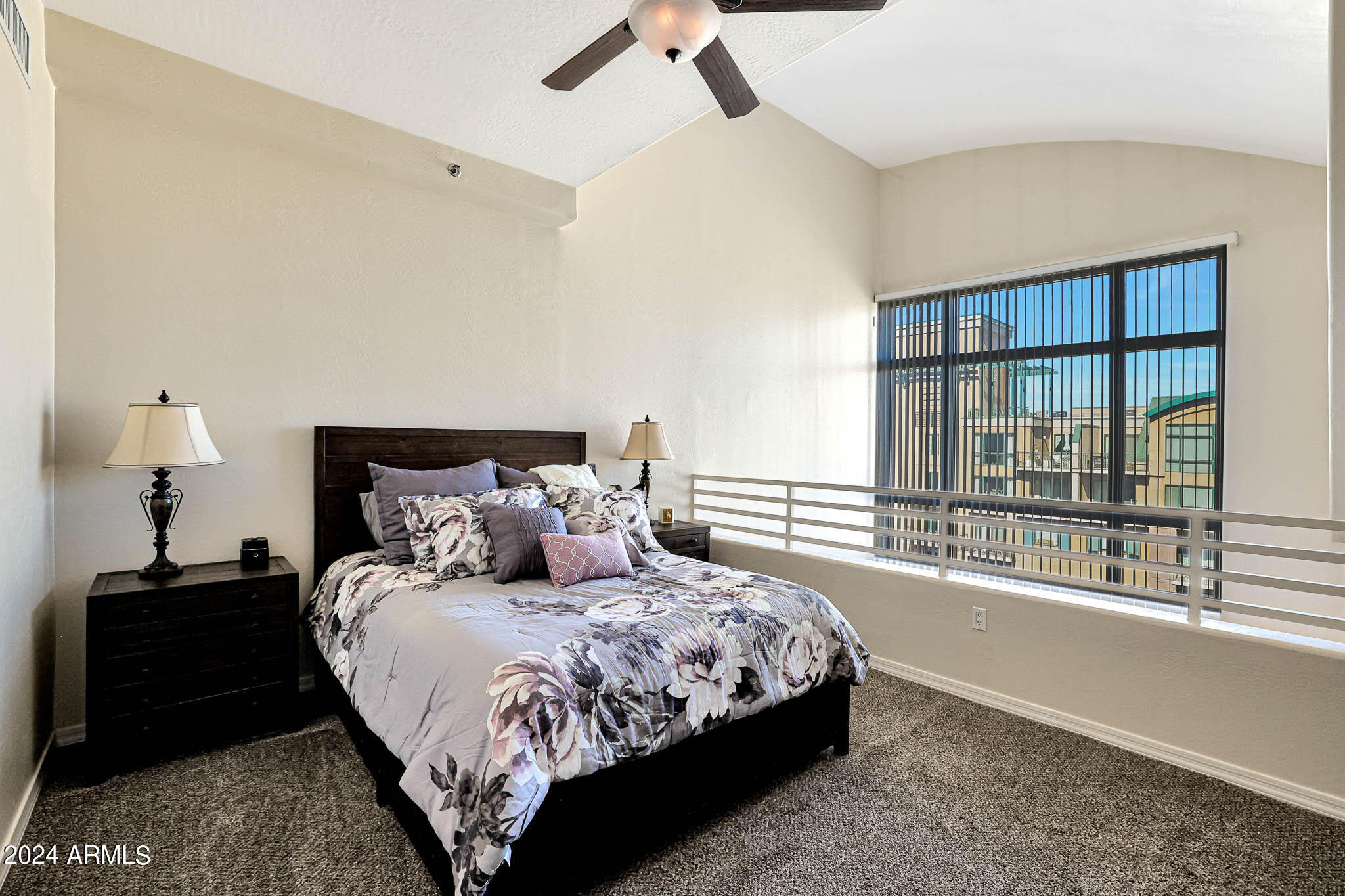 16 W ENCANTO Boulevard, 607
