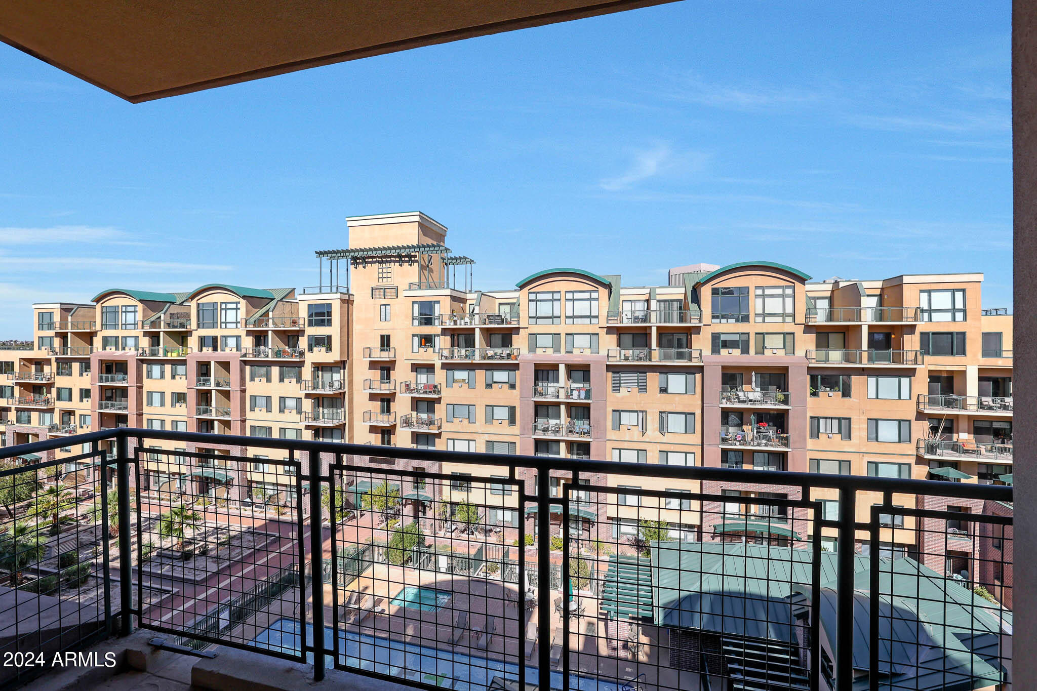 16 W ENCANTO Boulevard, 607