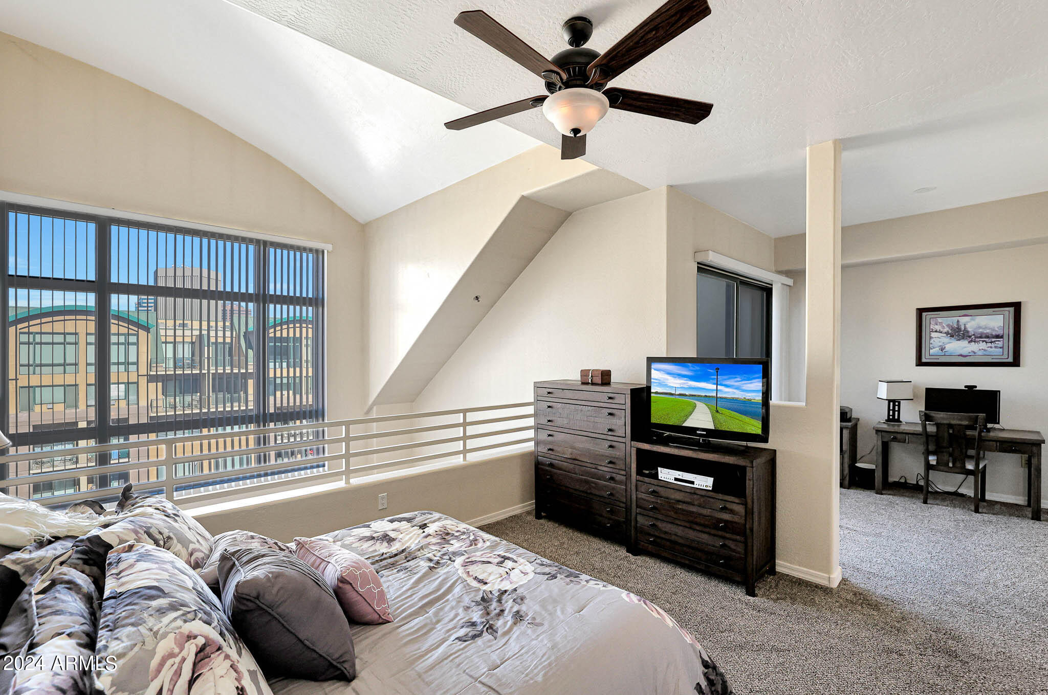 16 W ENCANTO Boulevard, 607