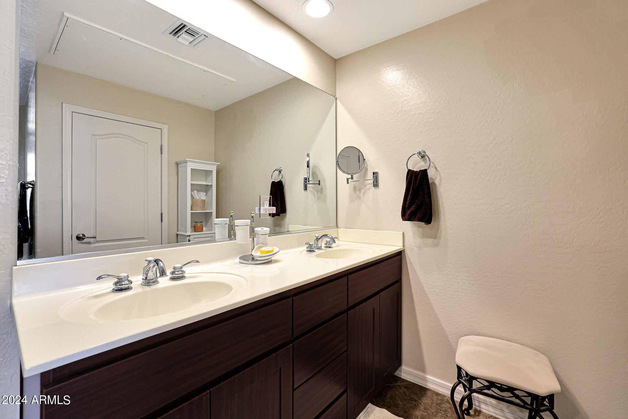 16 W ENCANTO Boulevard, 607