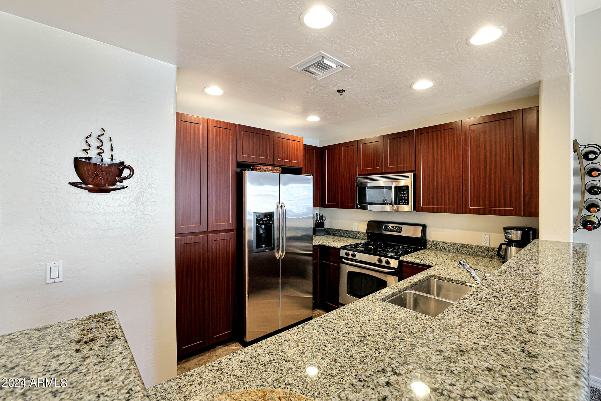 16 W ENCANTO Boulevard, 607