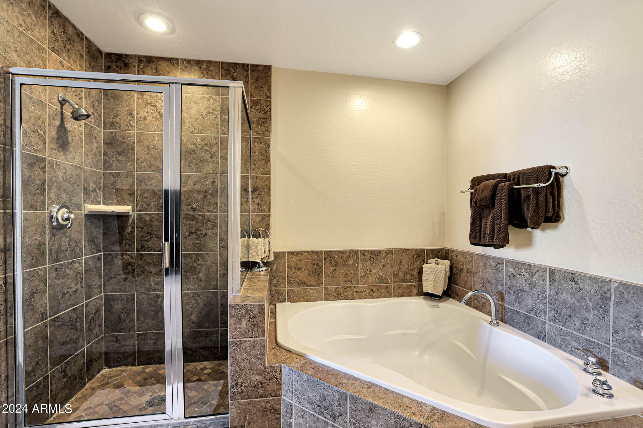 16 W ENCANTO Boulevard, 607